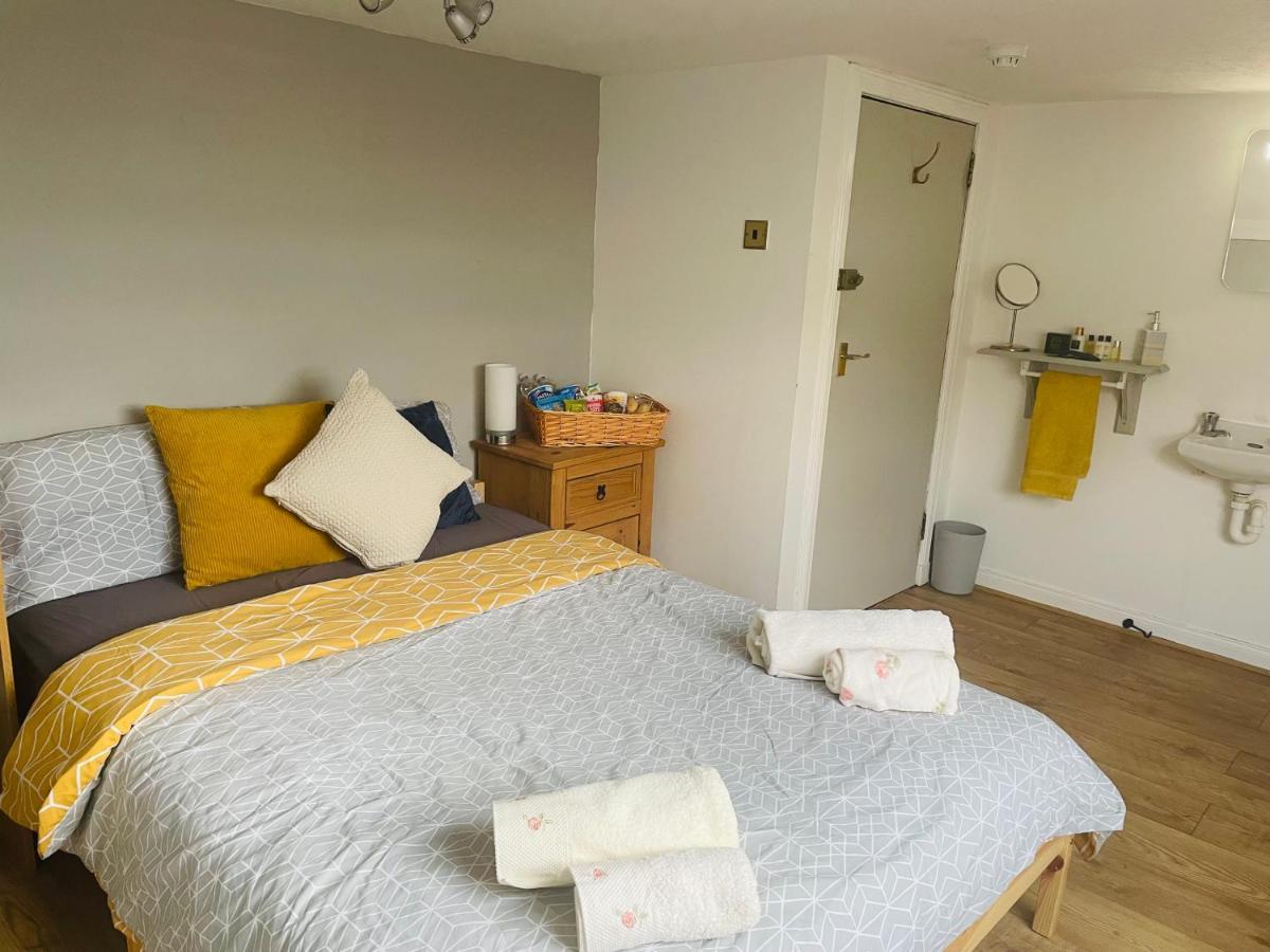 Privatunterkunft Cosy Loft In Morningside, *