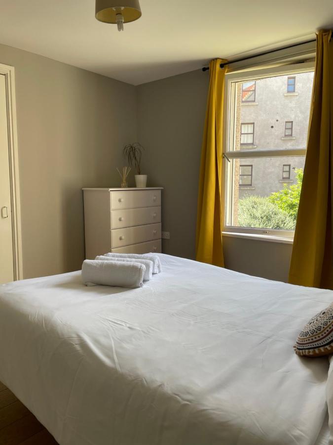 Central, Fully Equipped Flat W/parking, Leith, *