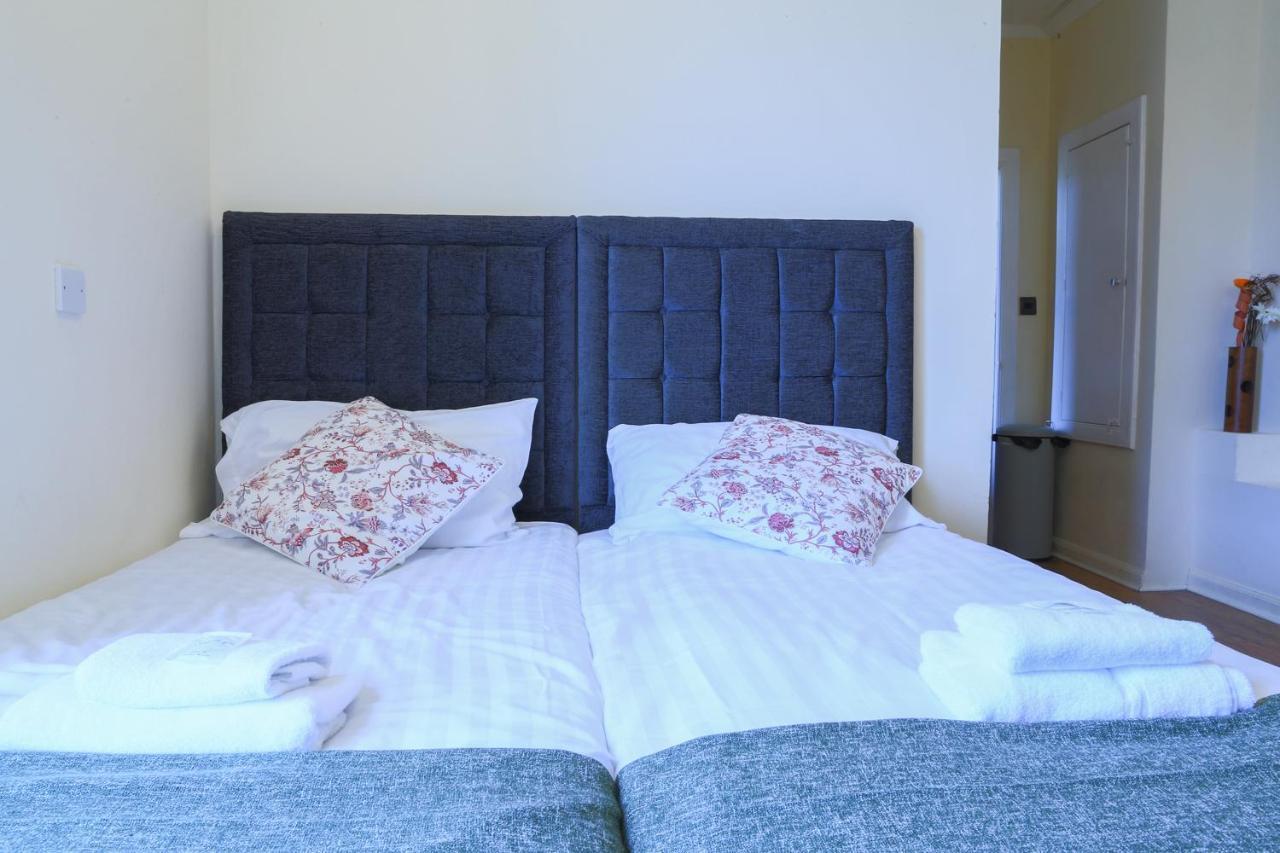 1 Minute From Royal Mile, Large 5 Bed