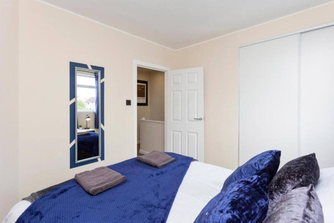 Boutique 3 Bed House - Parking - Garden * Edinburgh
