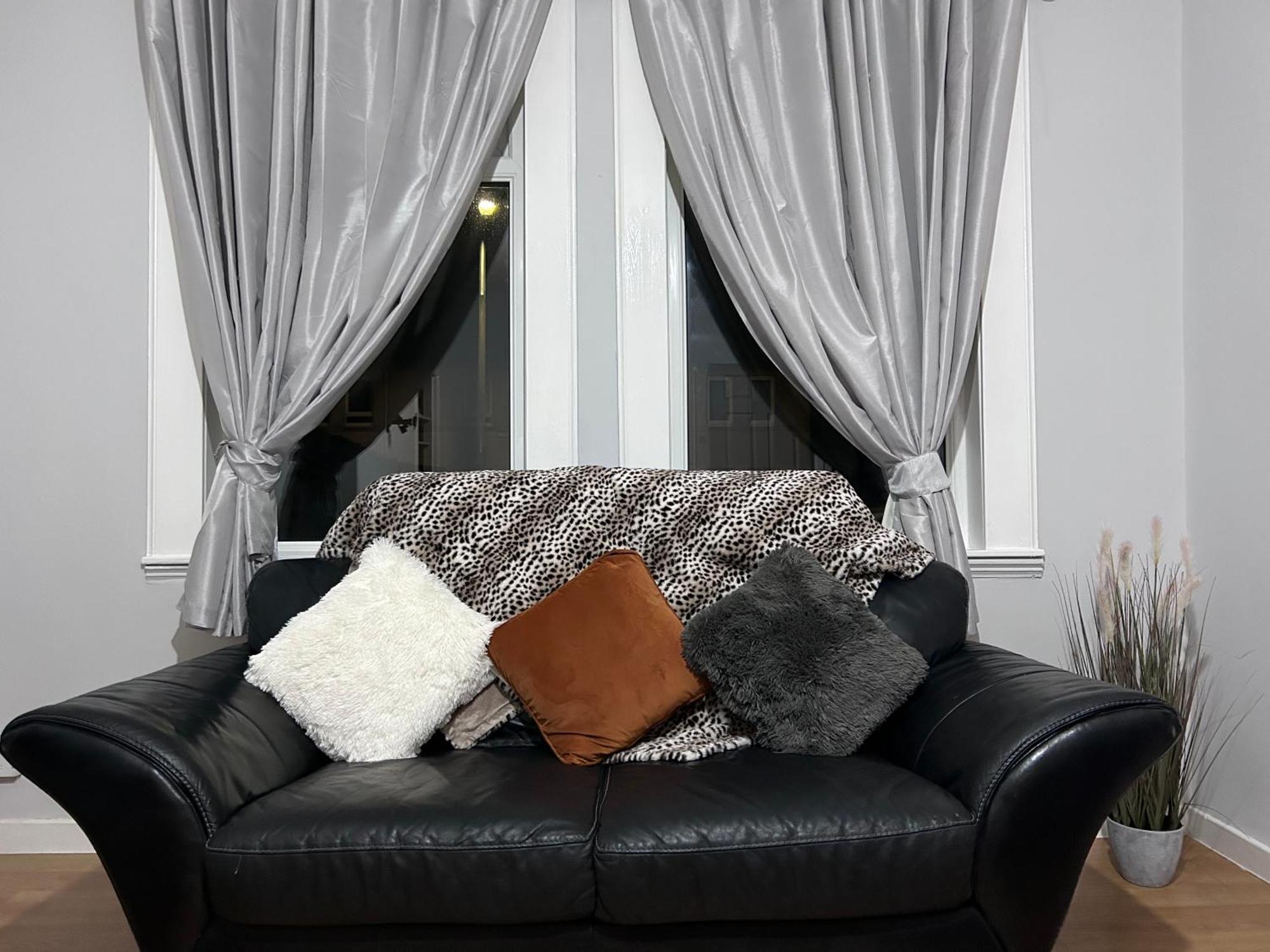 Urban Oasis:perfect In City Apartment Edinburgh
