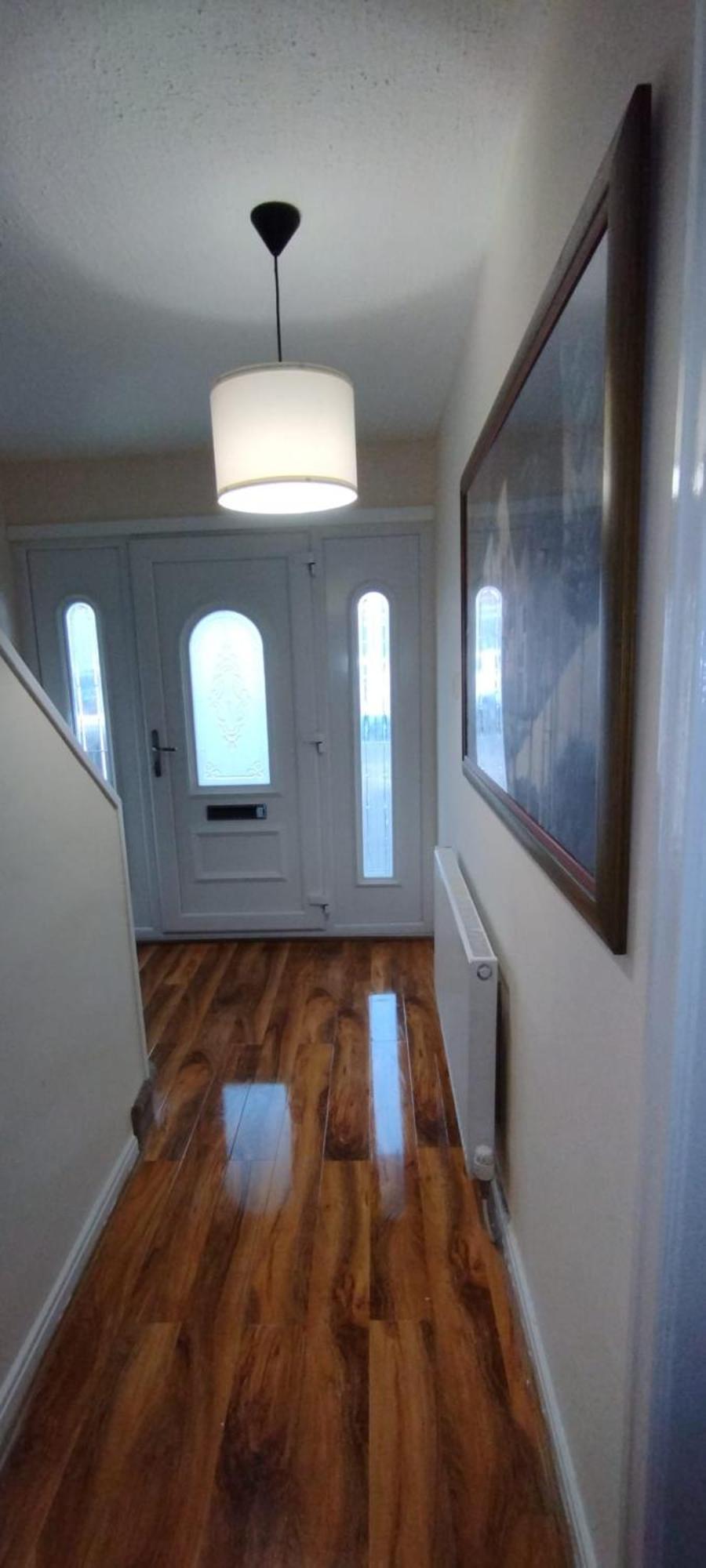 Villa 3 Bed House In - Private Parking EDI