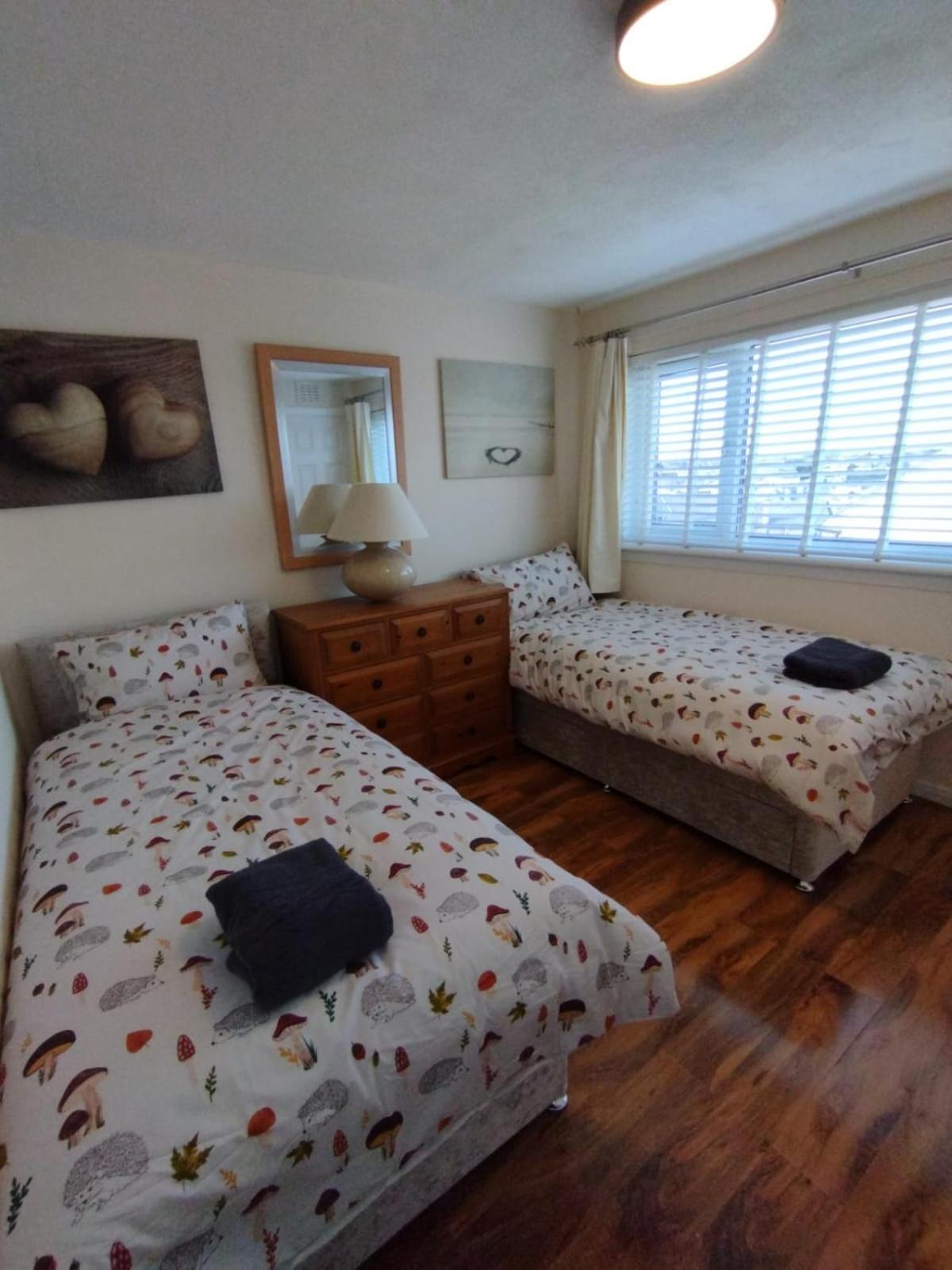 Villa 3 Bed House In - Private Parking Edinburgh