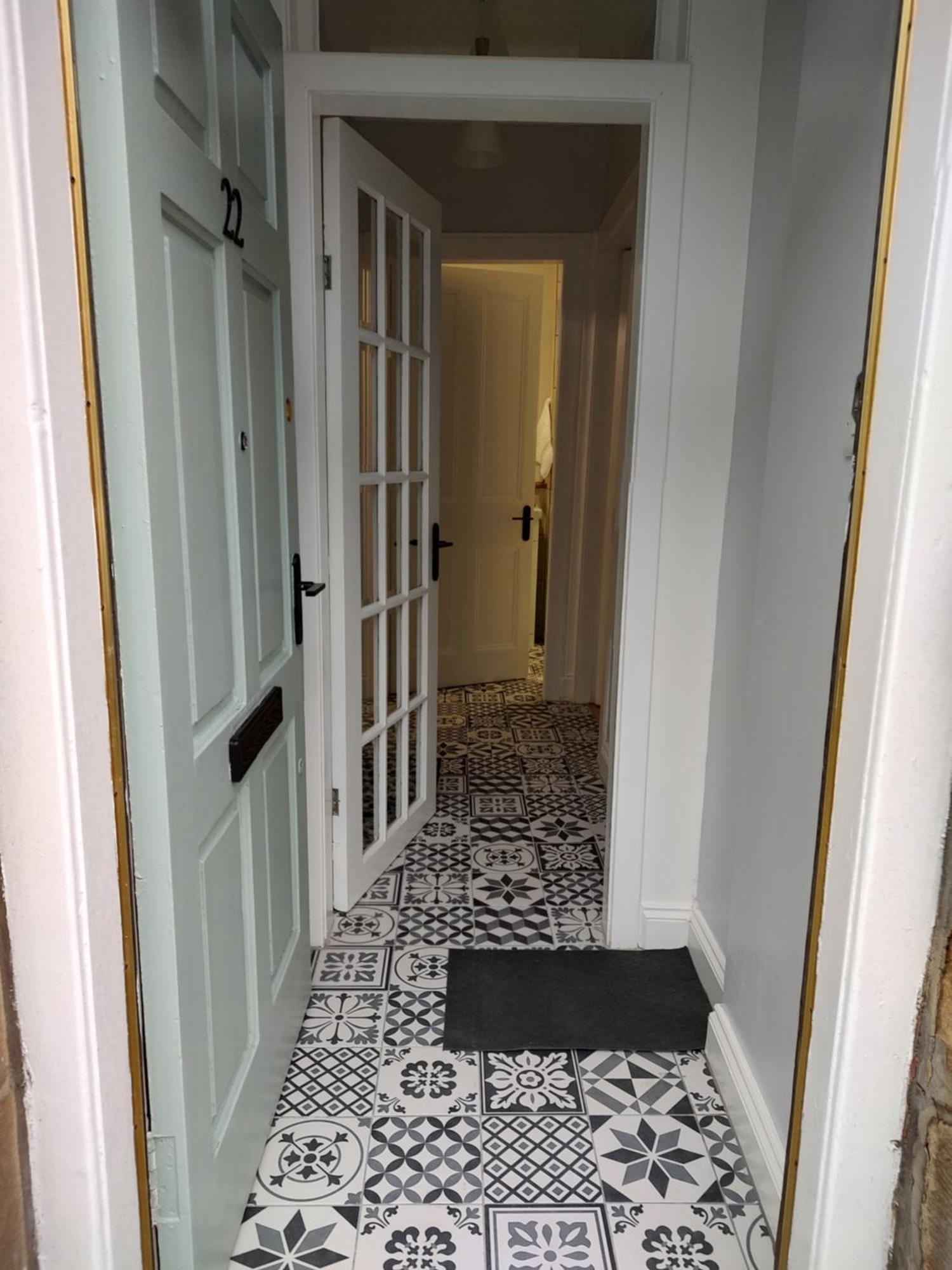 K R Sweet One Bedroom Flat *