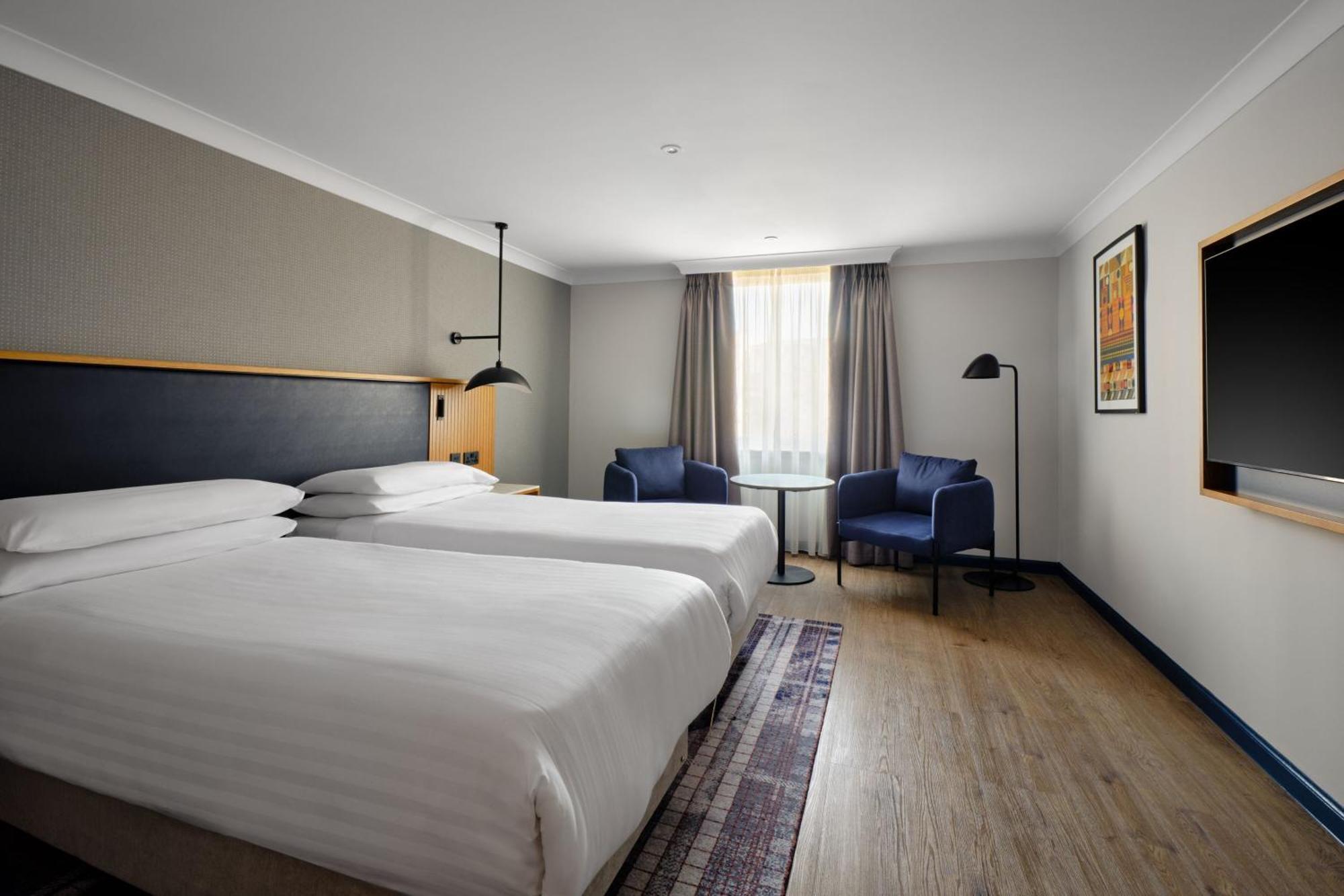 Marriott Holyrood 4*