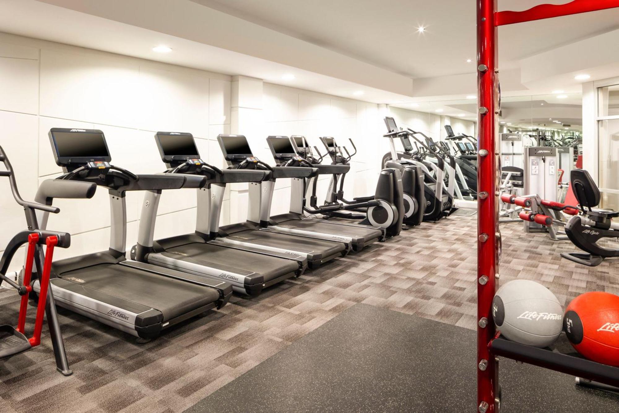 Marriott Holyrood 4*