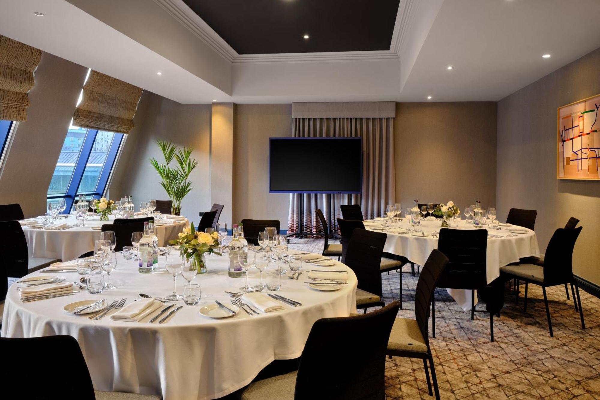 Hotel Marriott Holyrood 4*