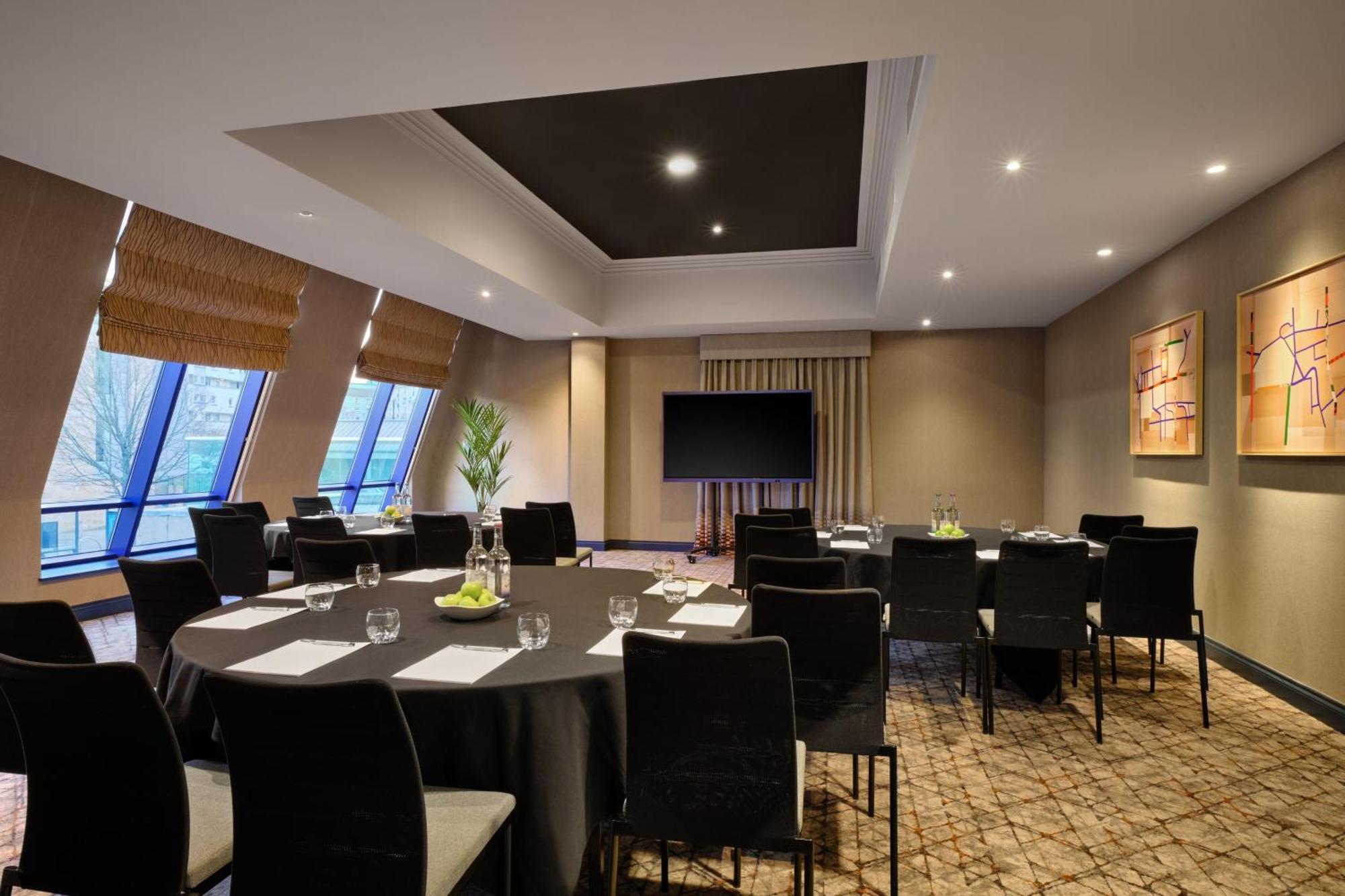 Hotel Marriott Holyrood 4*