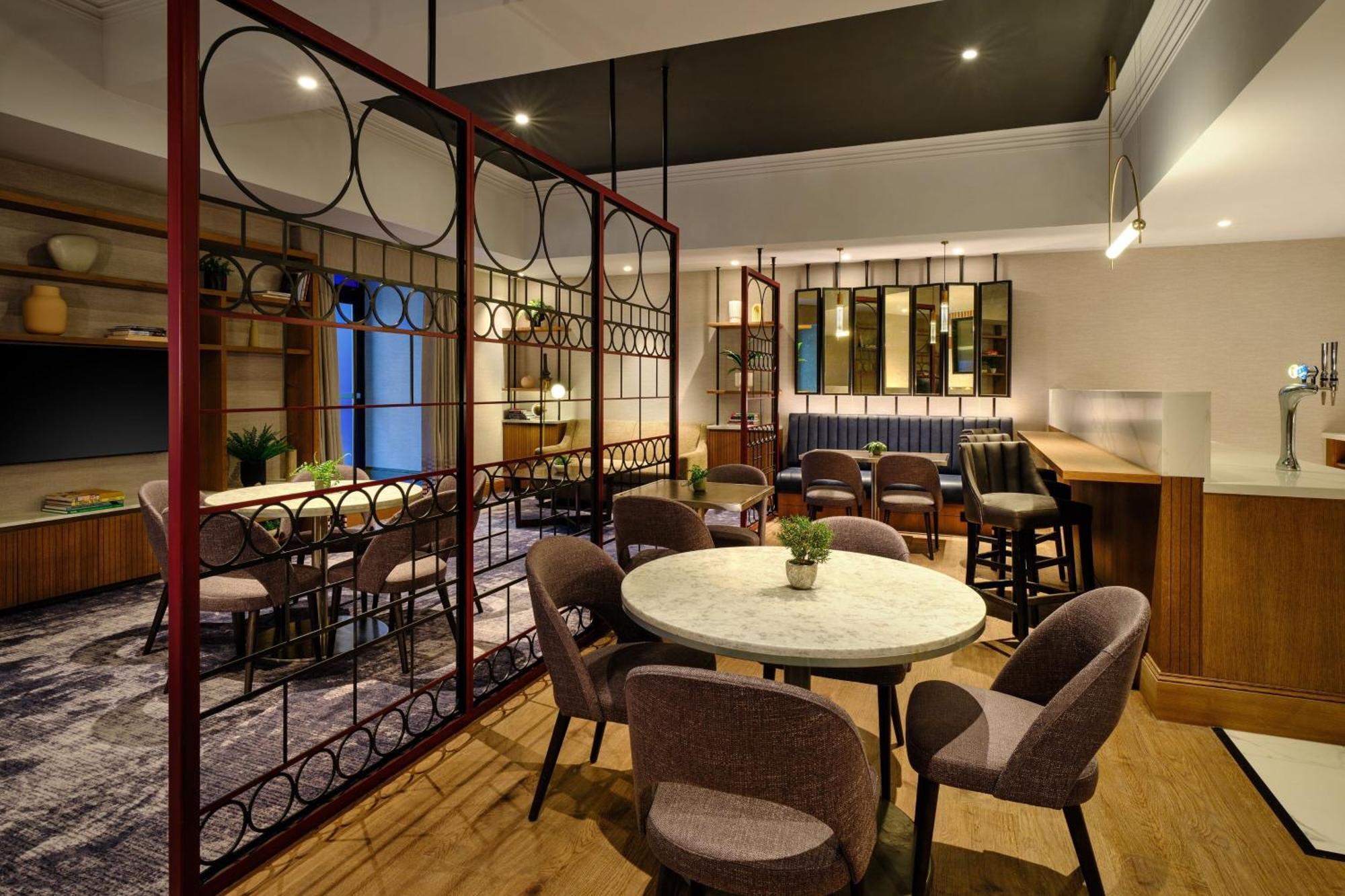 Marriott Holyrood 4*