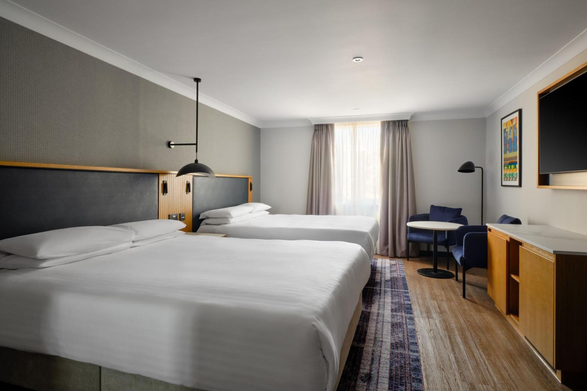 Hotel Marriott Holyrood 4*