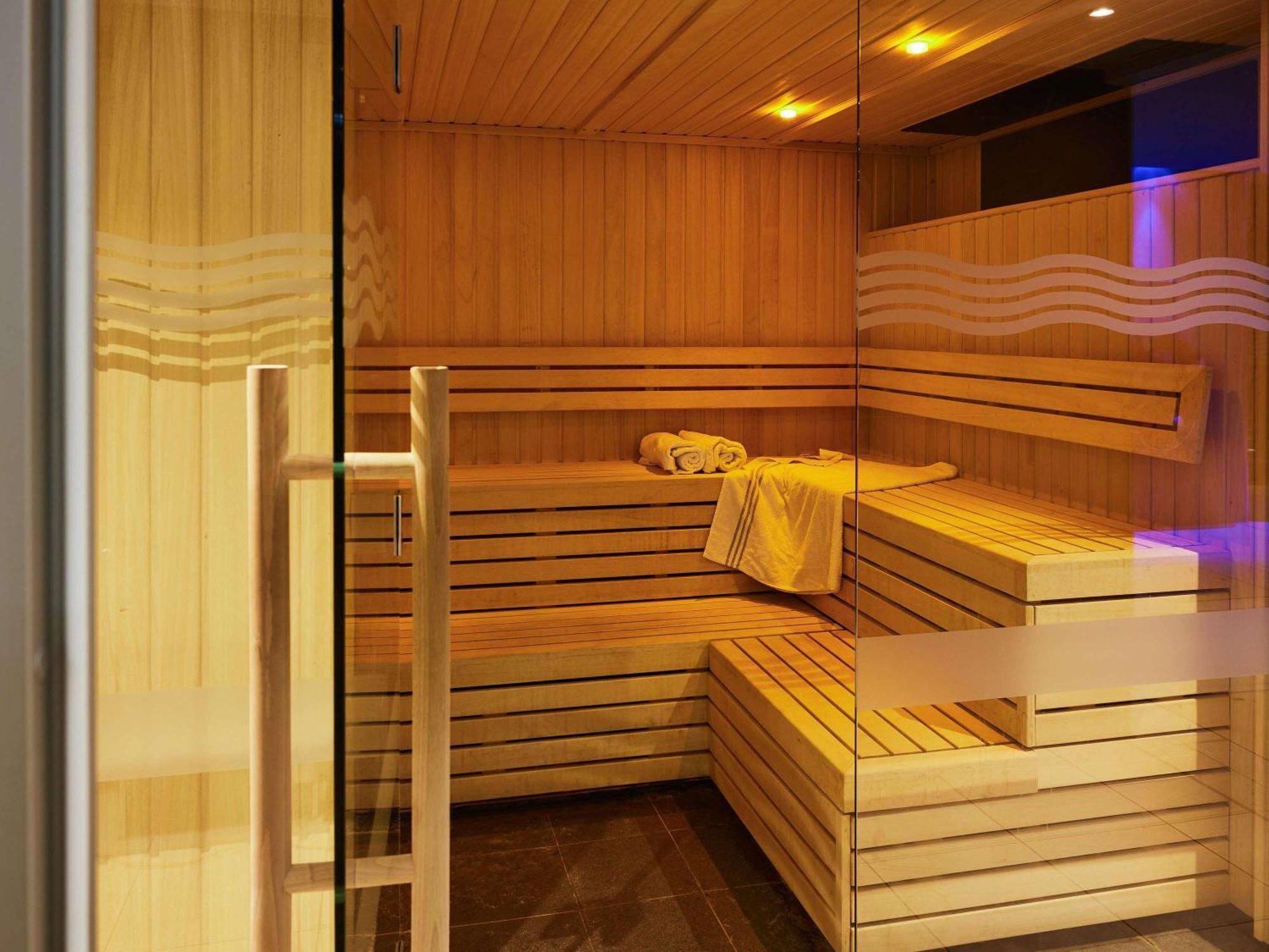 Novotel Centre Hotel 4*