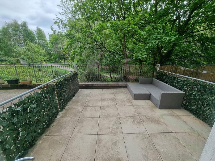 Stunning 1 Bd Flat In Lochend Park With A Patio *