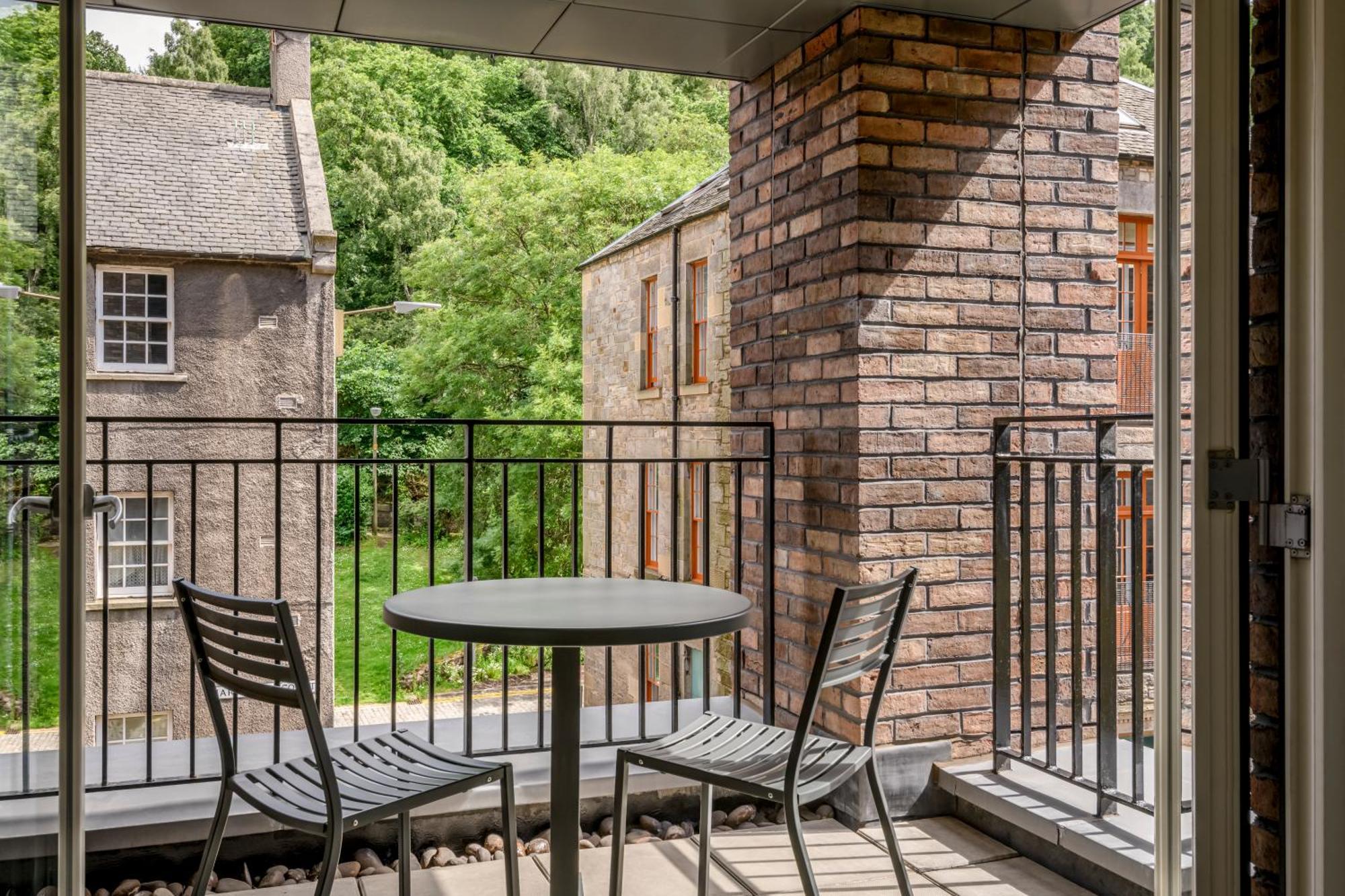 Courtyard By Marriott Hotel