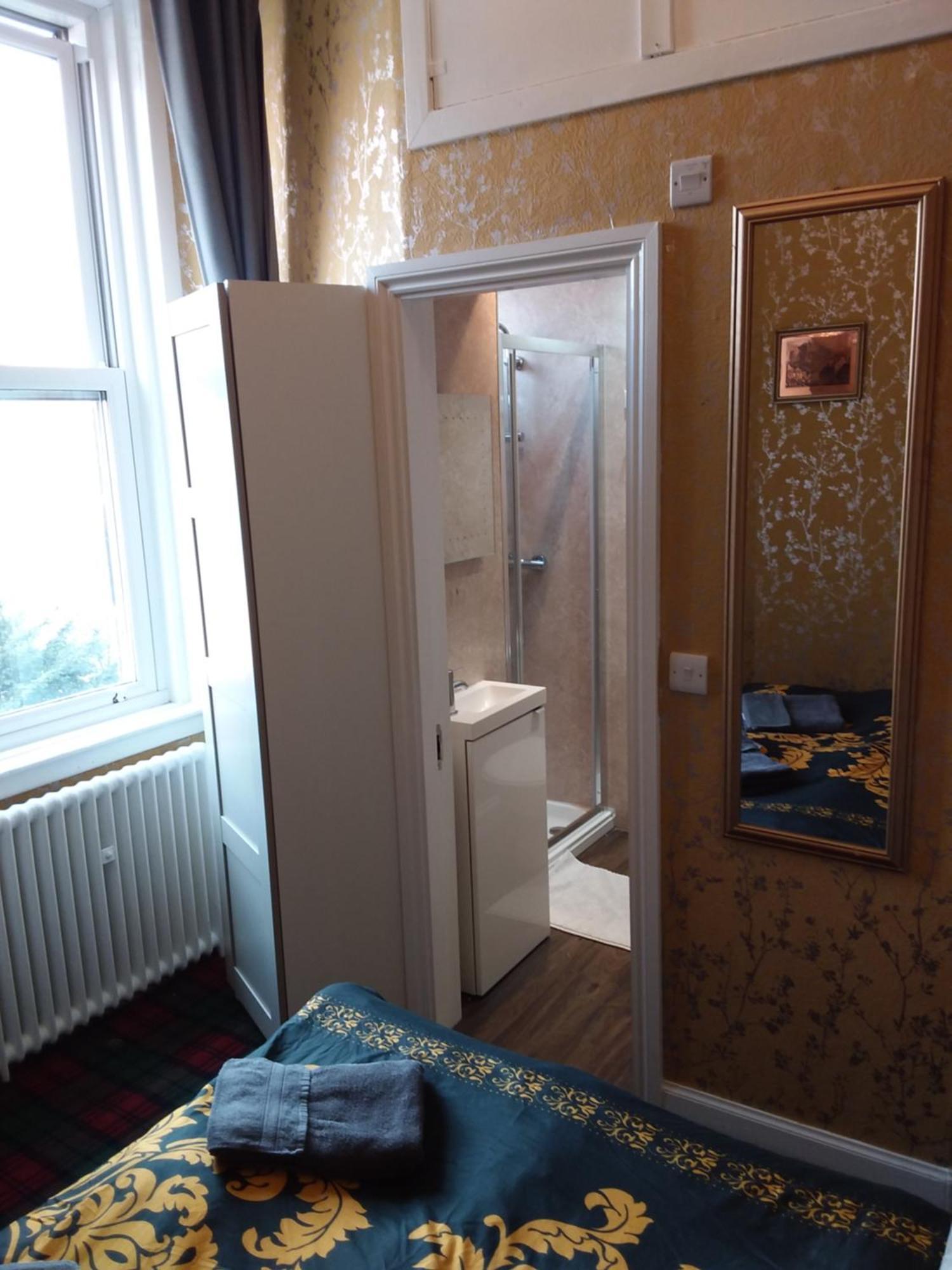 Ivy- Braveheart Guest house 3*