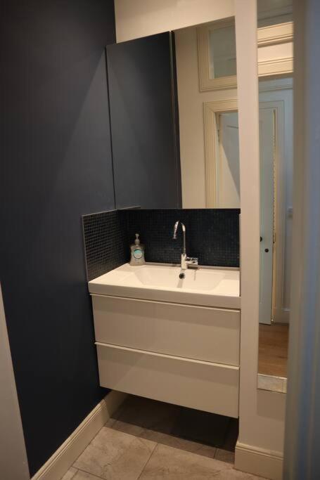 Stylish Victorian For Two In * Edinburgh