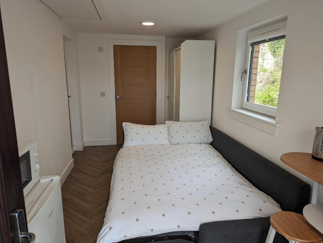 Privatunterkunft En-suite Double With Private Entrance