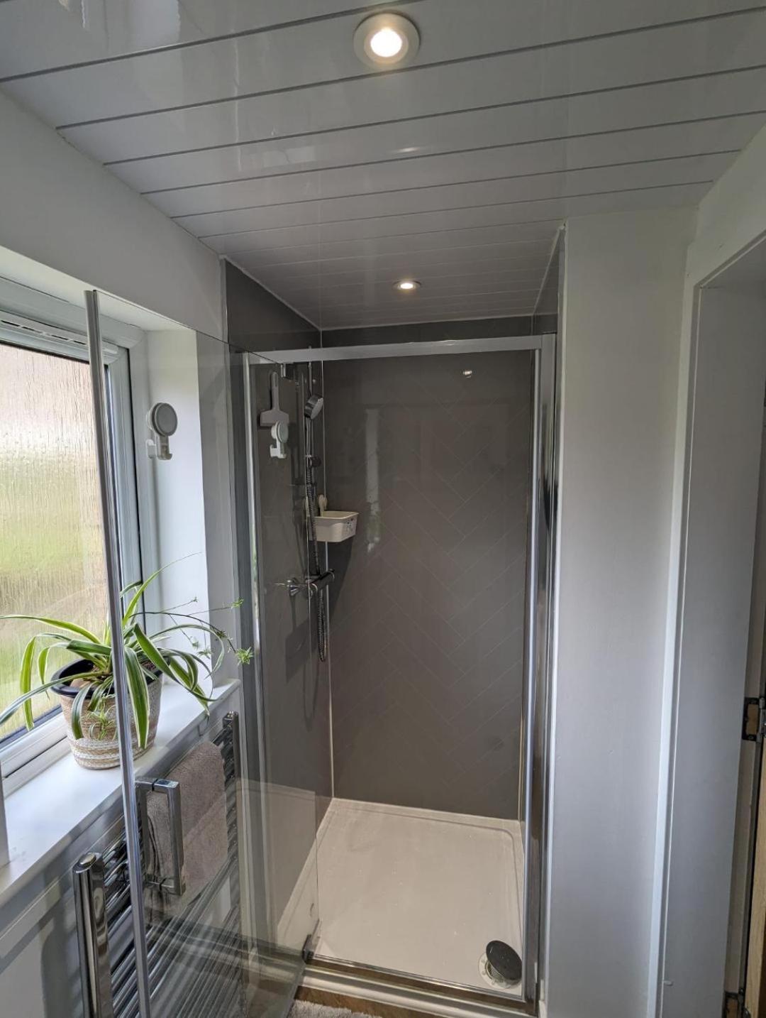Privatunterkunft En-suite Double With Private Entrance *