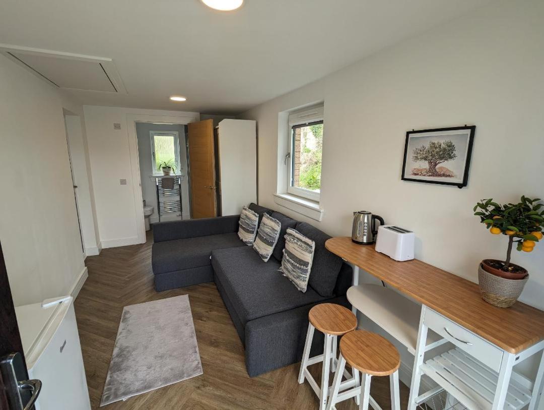 Privatunterkunft En-suite Double With Private Entrance