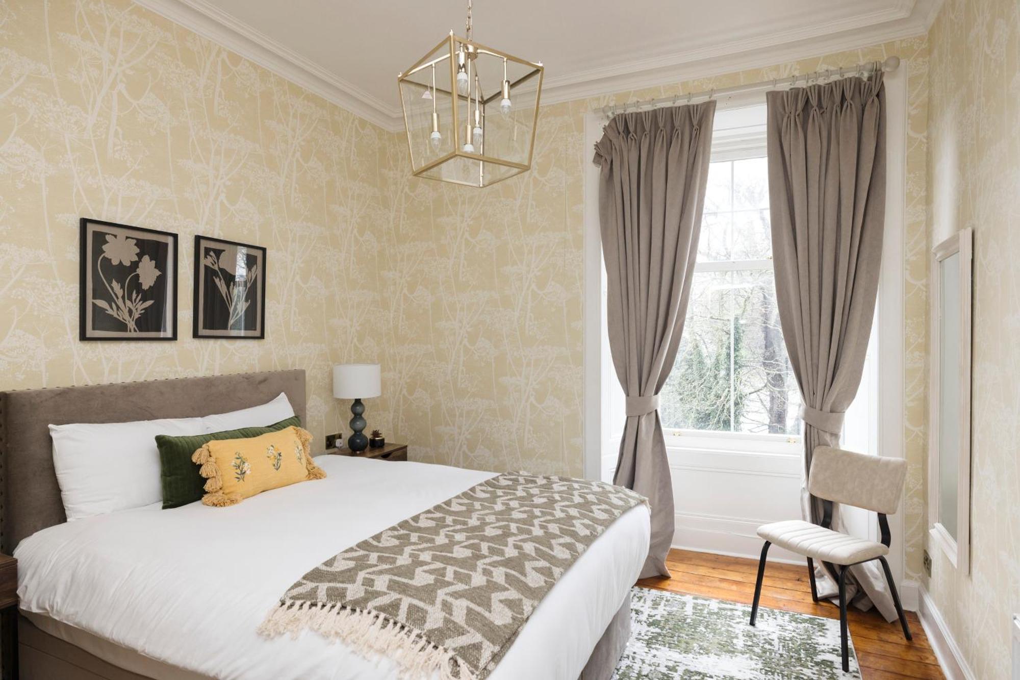 Joivy Stylish Flat Near Calton Hill Edinburgh