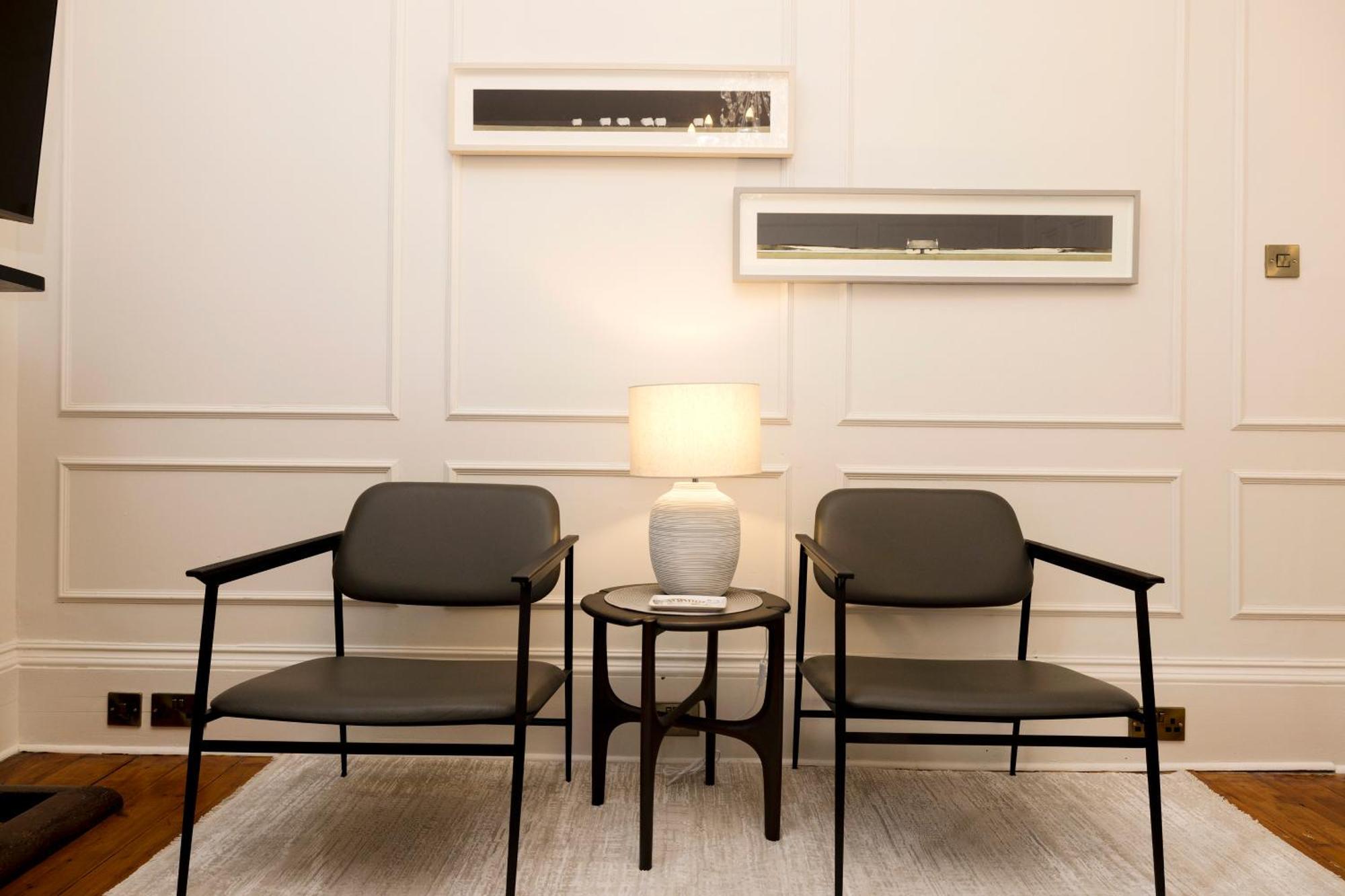 Apartment Joivy Stylish Flat Near Calton Hill Edinburgh