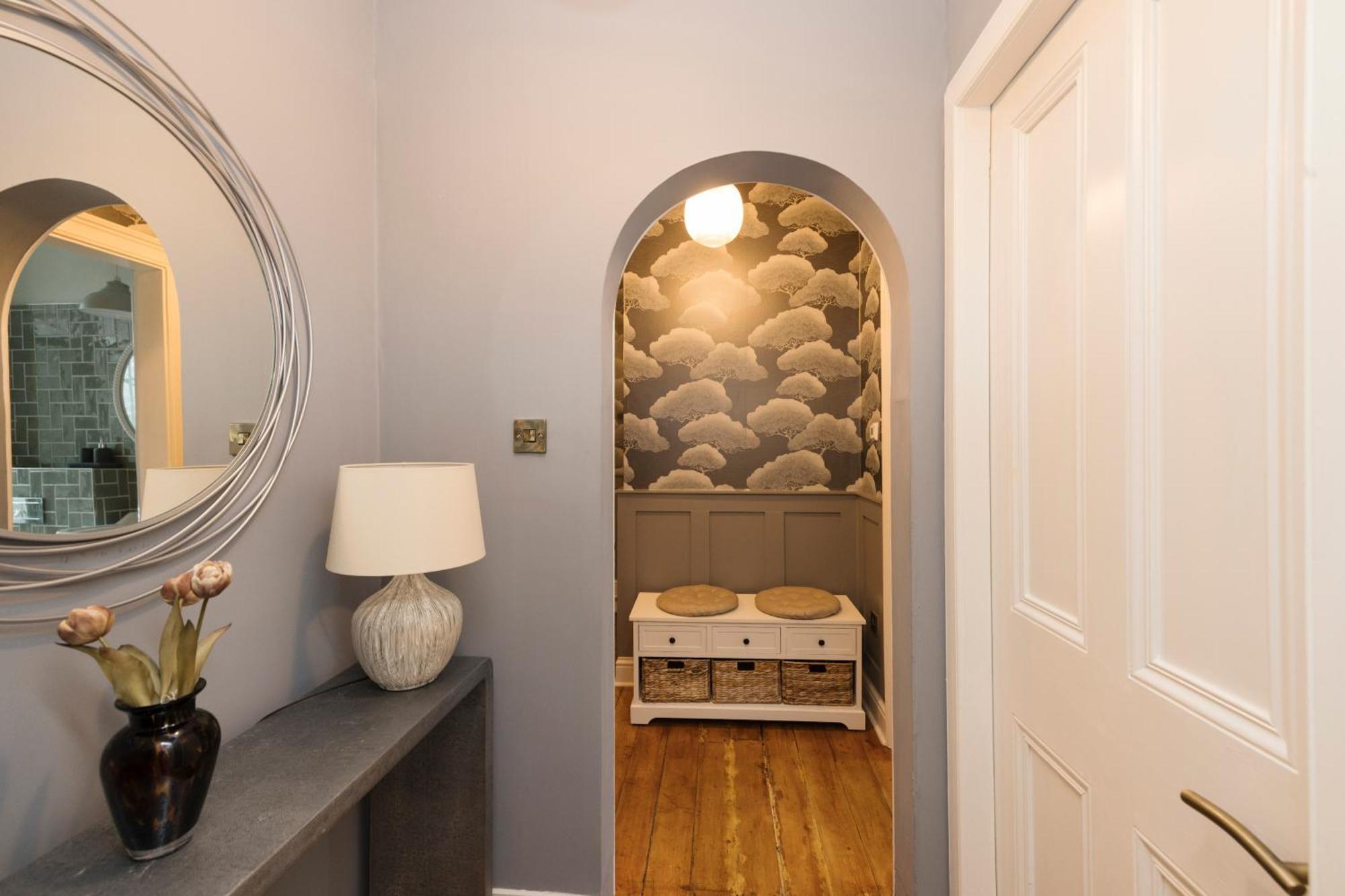 Joivy Stylish Flat Near Calton Hill Edinburgh