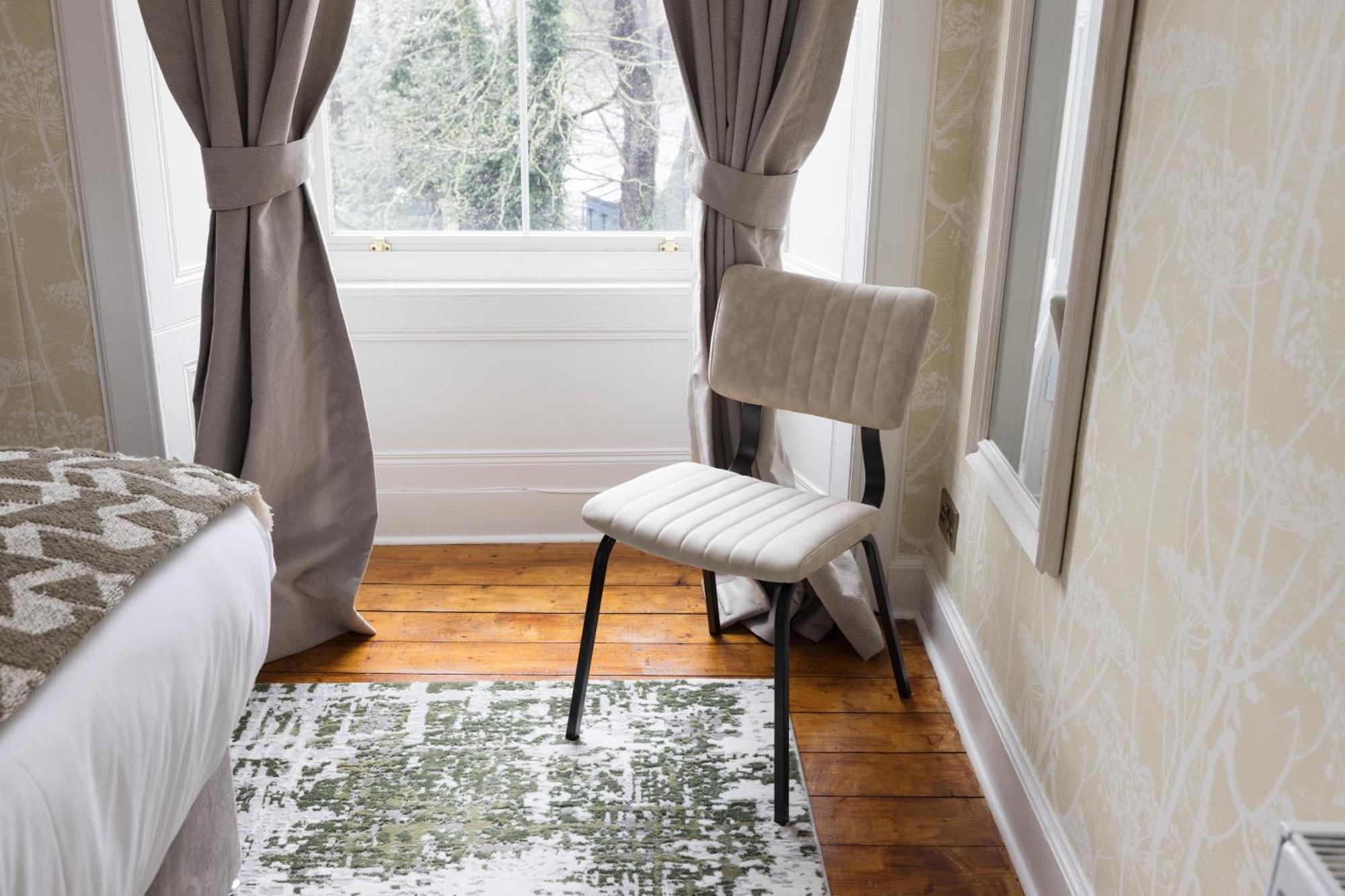 Apartment Joivy Stylish Flat Near Calton Hill Edinburgh