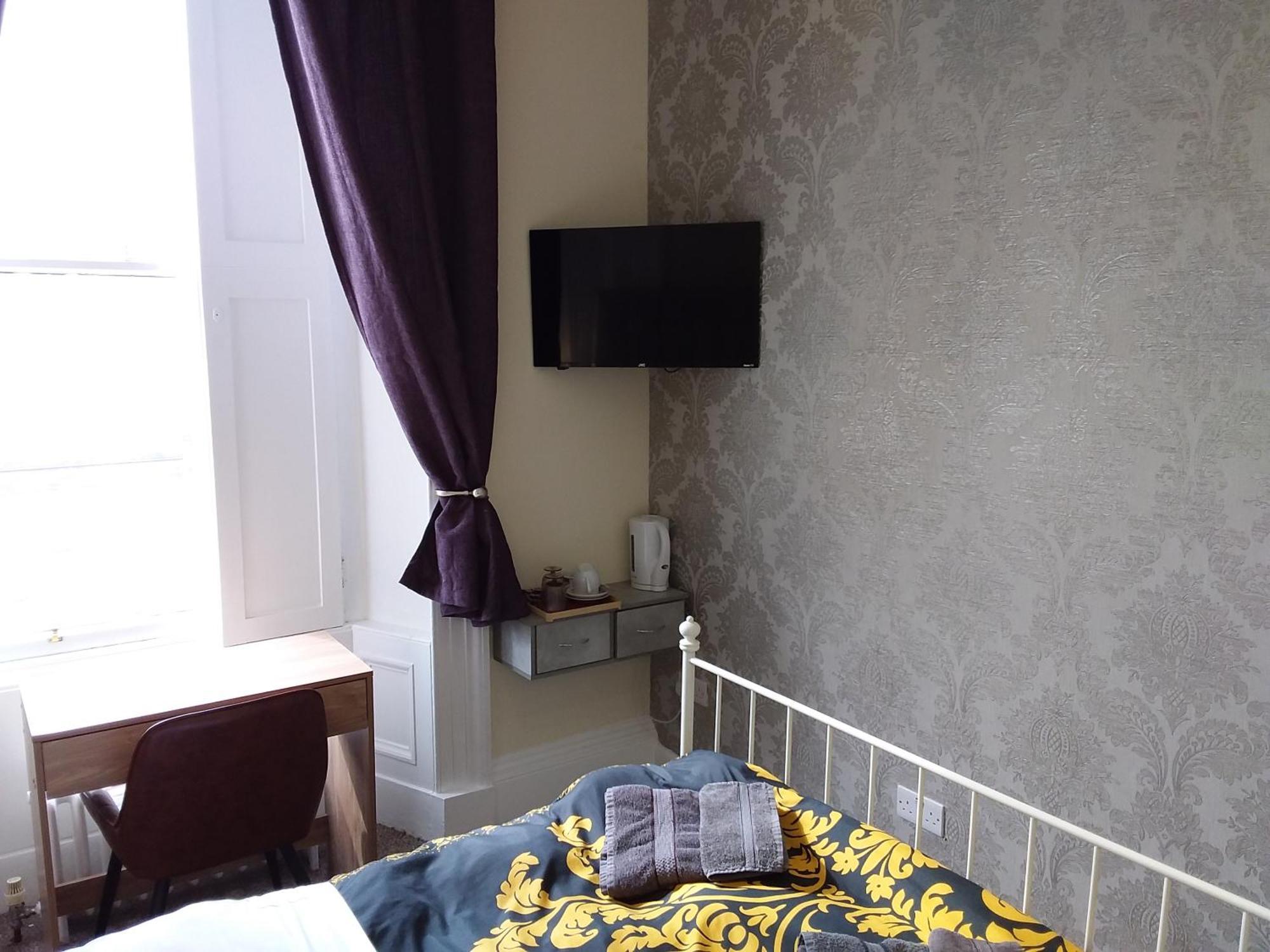 Ivy- Braveheart 3* Edinburgh