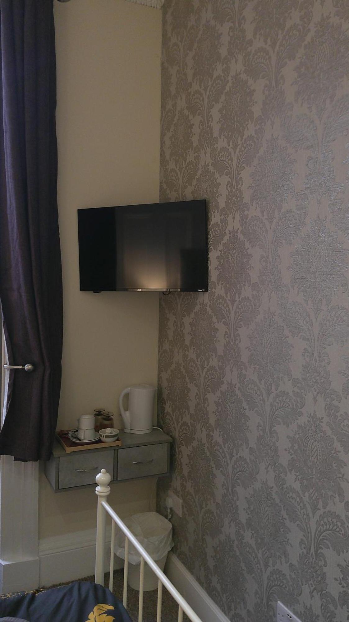 Ivy- Braveheart 3* Edinburgh