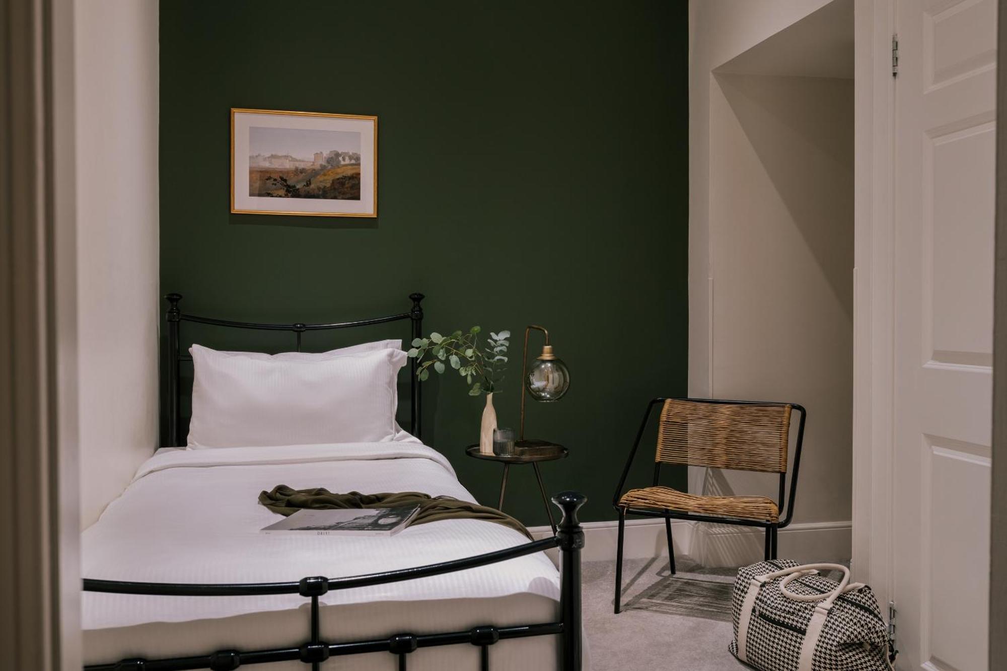 Sonder Royal Garden Aparthotel Edinburgh