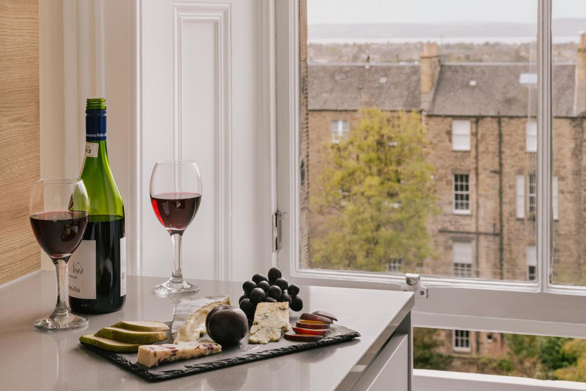 Aparthotel Sonder Royal Garden Edinburgh