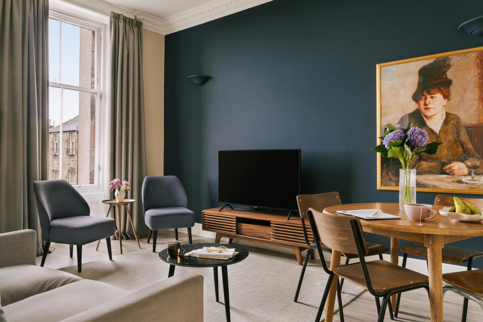 Sonder Royal Garden Aparthotel Edinburgh