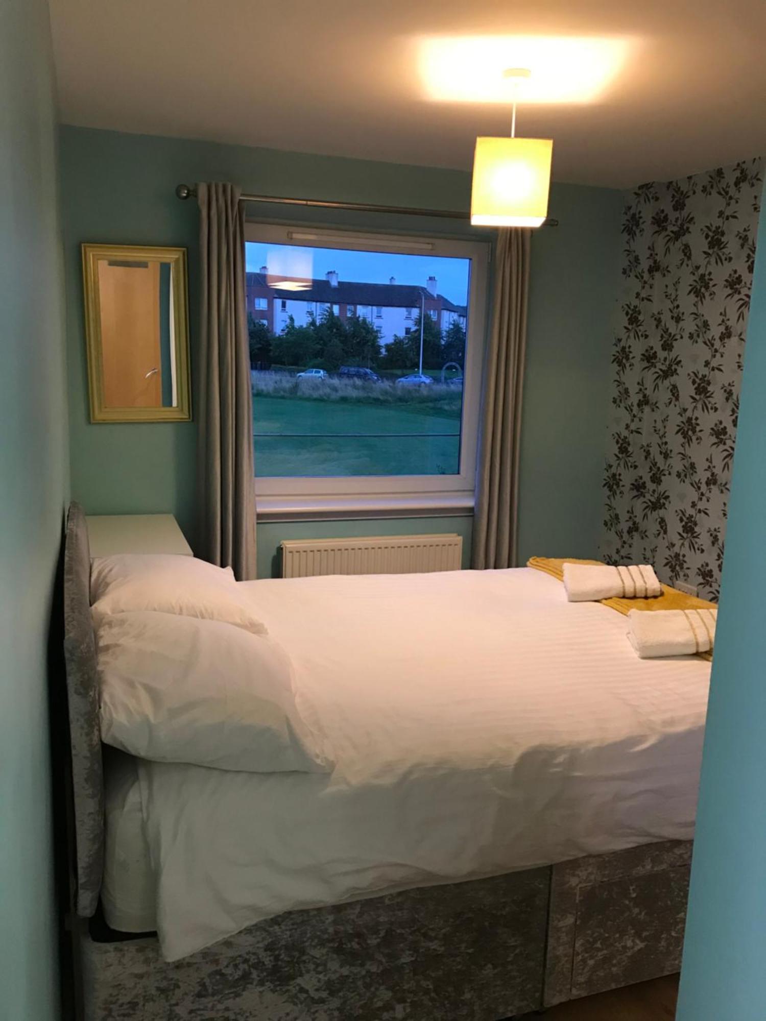 With Two Bathrooms, Lift Access Apartment Edinburgh