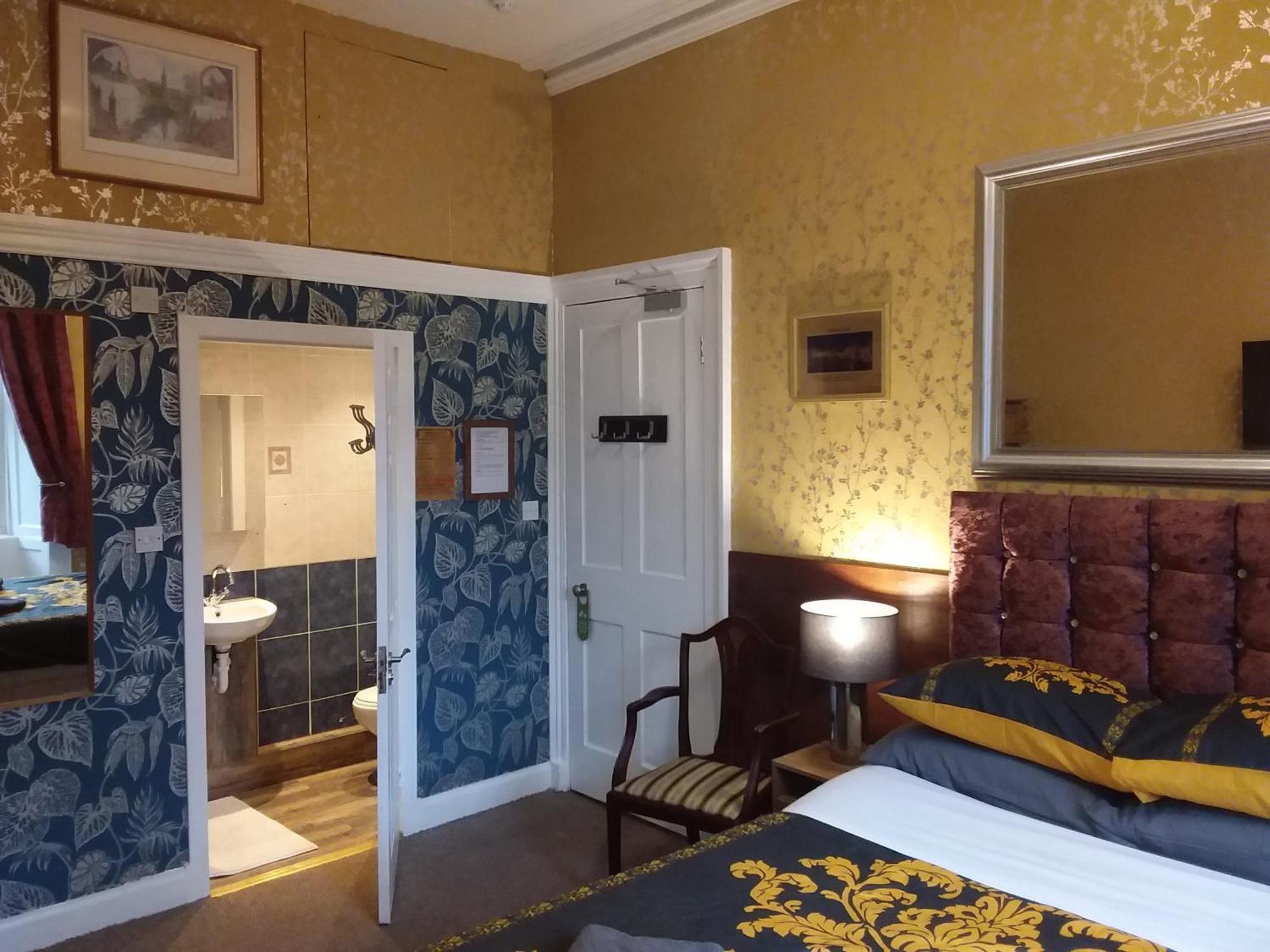 Ivy- Braveheart 3* Edinburgh