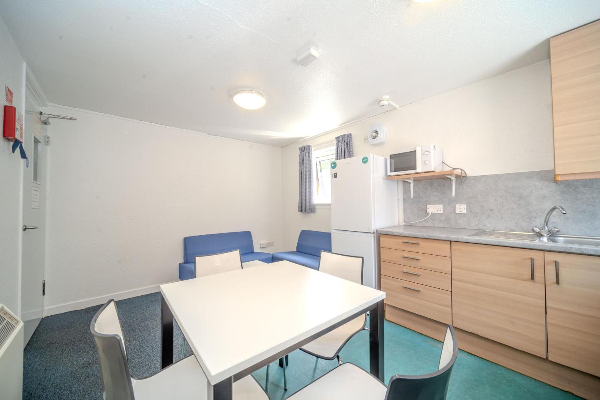 Apartment Joivy Budget 2, 4, 5 And 6 Bed Private Flats, In Historic Old Town (adults Only)