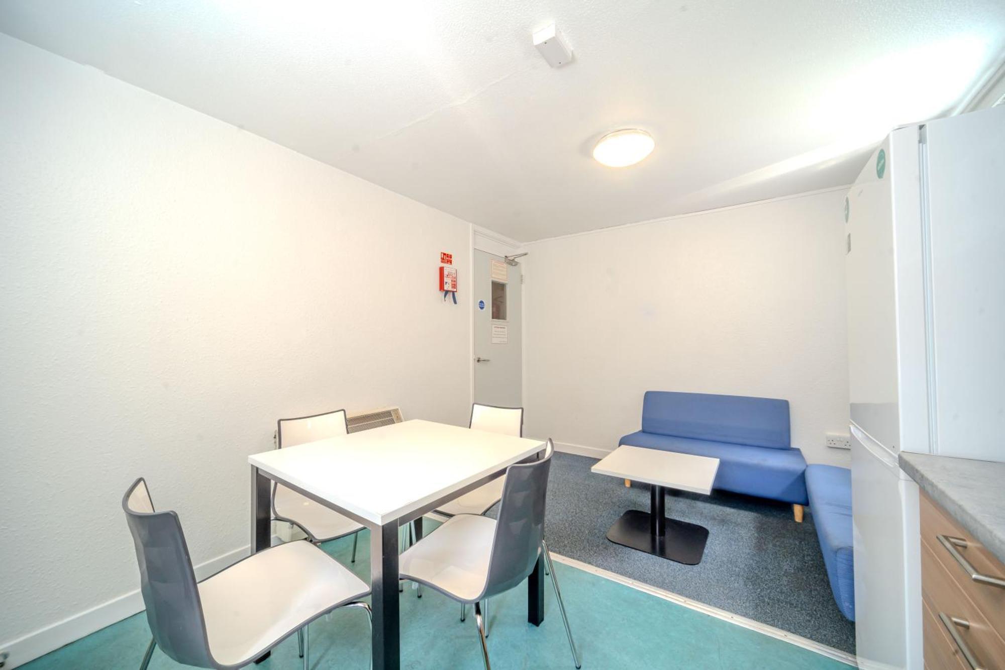 Joivy Budget 2, 4, 5 And 6 Bed Private Flats, In Historic Old Town (adults Only) Apartment Edinburgh
