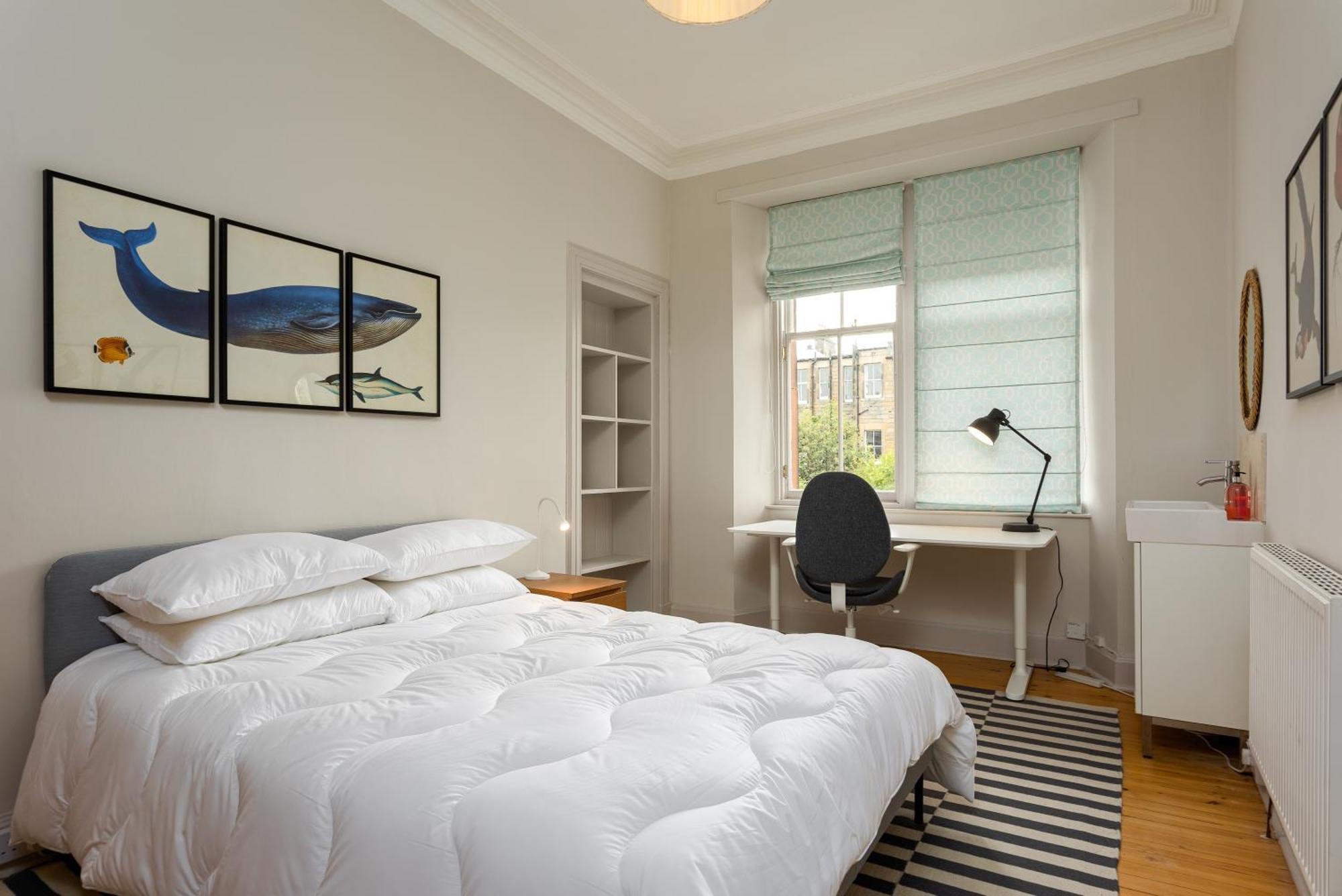 Apartment Gorgeous 4 Bed Right Beside The Meadows