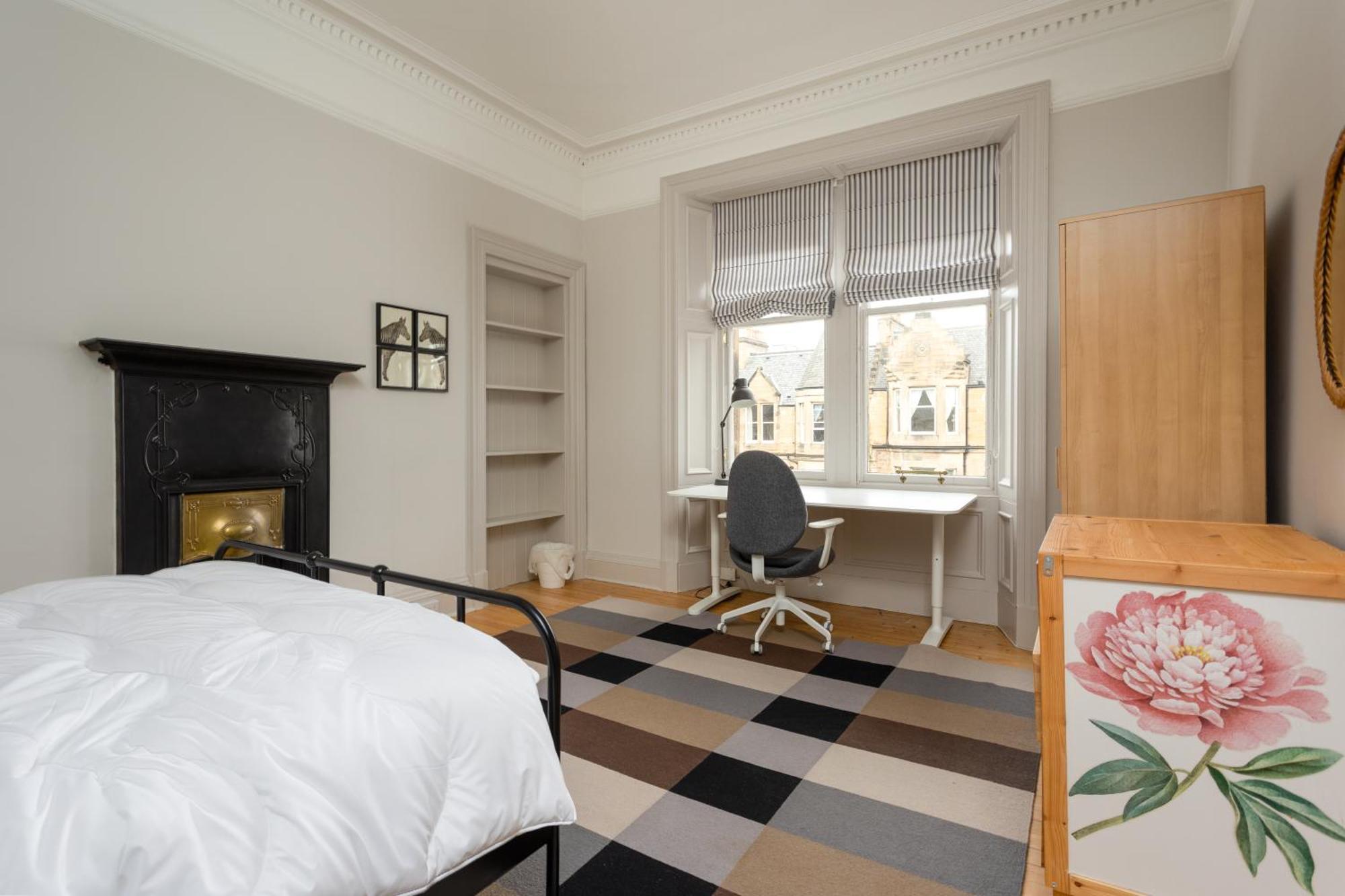 Gorgeous 4 Bed Right Beside The Meadows *