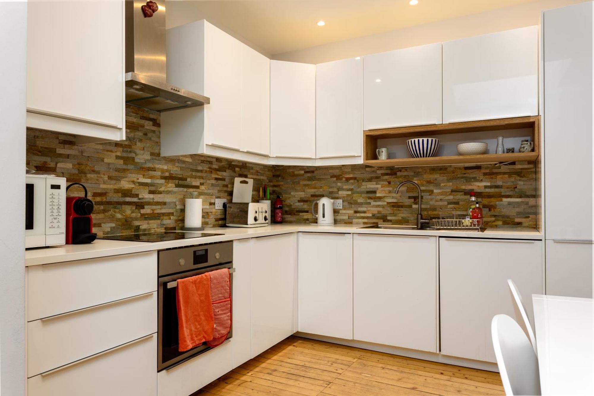 Apartment Gorgeous 4 Bed Right Beside The Meadows