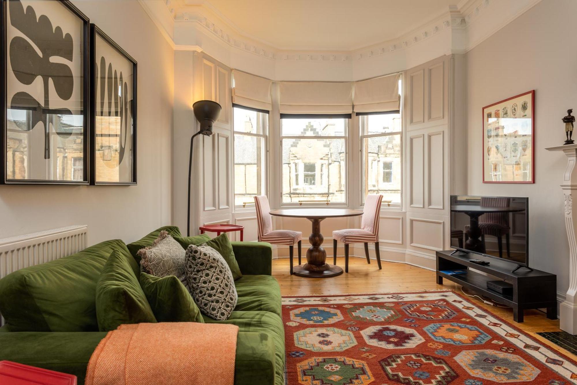Apartment Gorgeous 4 Bed Right Beside The Meadows *