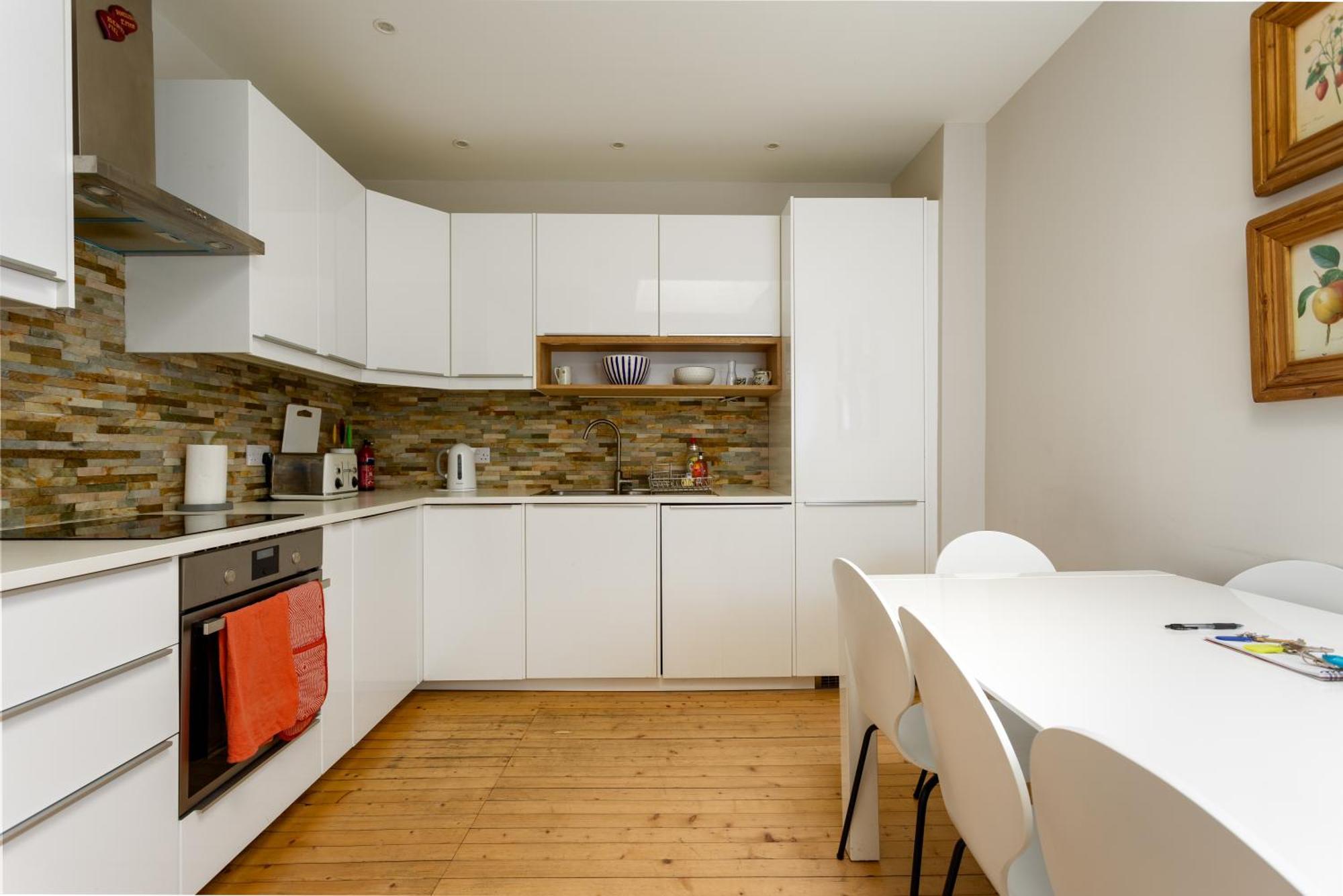 Gorgeous 4 Bed Right Beside The Meadows Apartment Edinburgh
