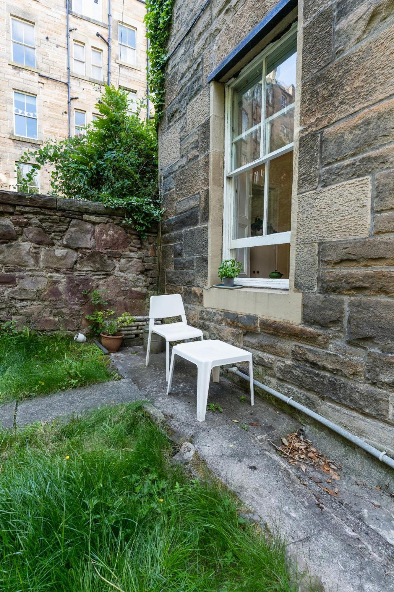 Palm Tree Apartment- Period With Cat Edinburgh