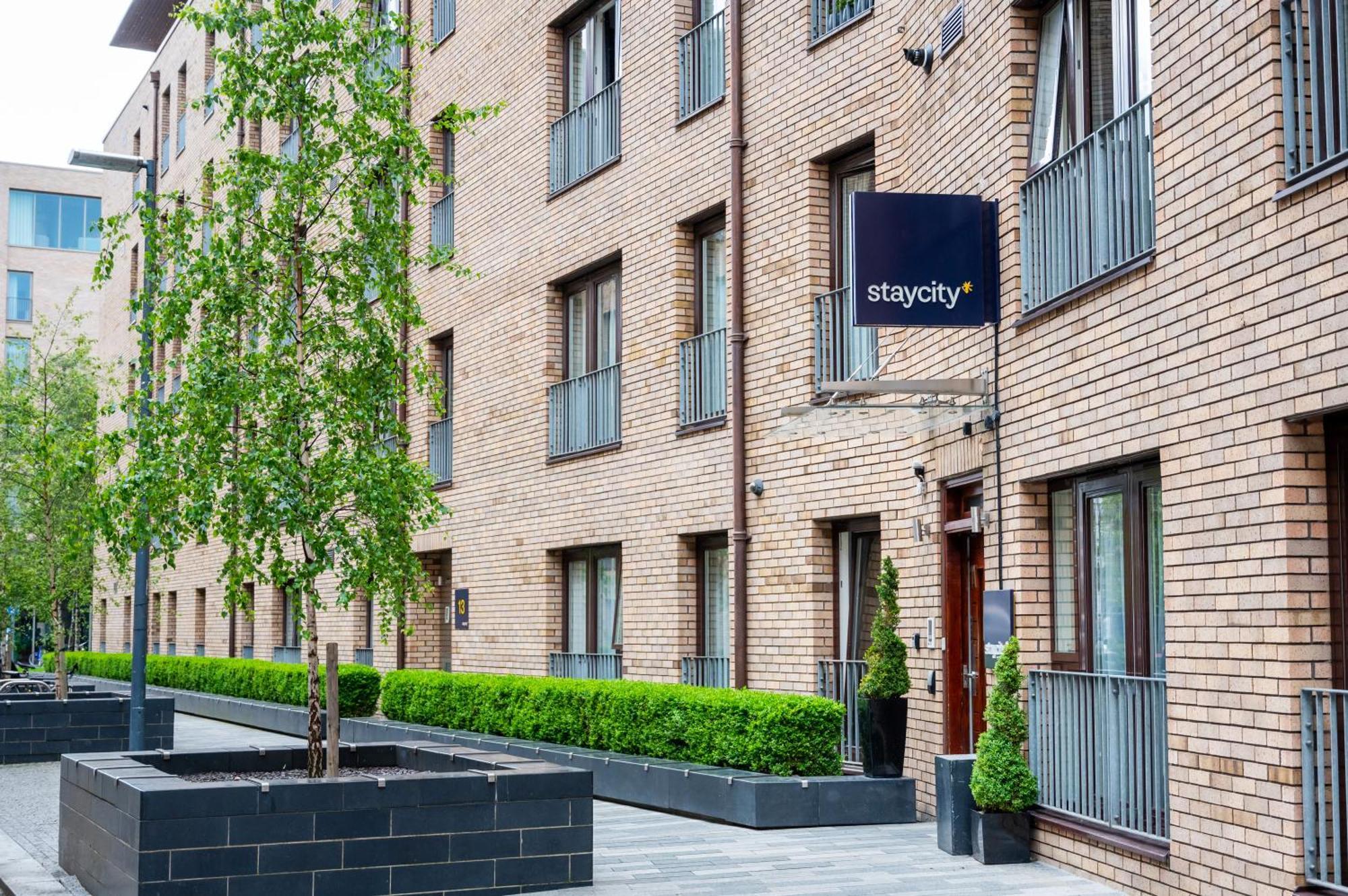 Aparthotel Staycity West End