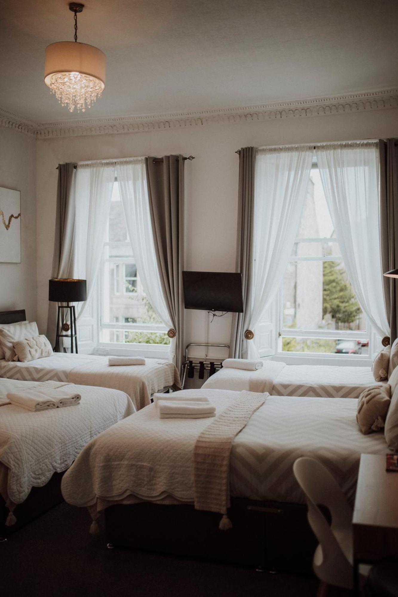 16 Pilrig Bed & Breakfast