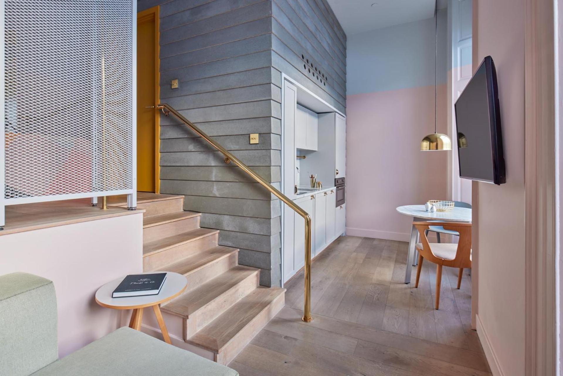 Eden Locke Aparthotel 4*