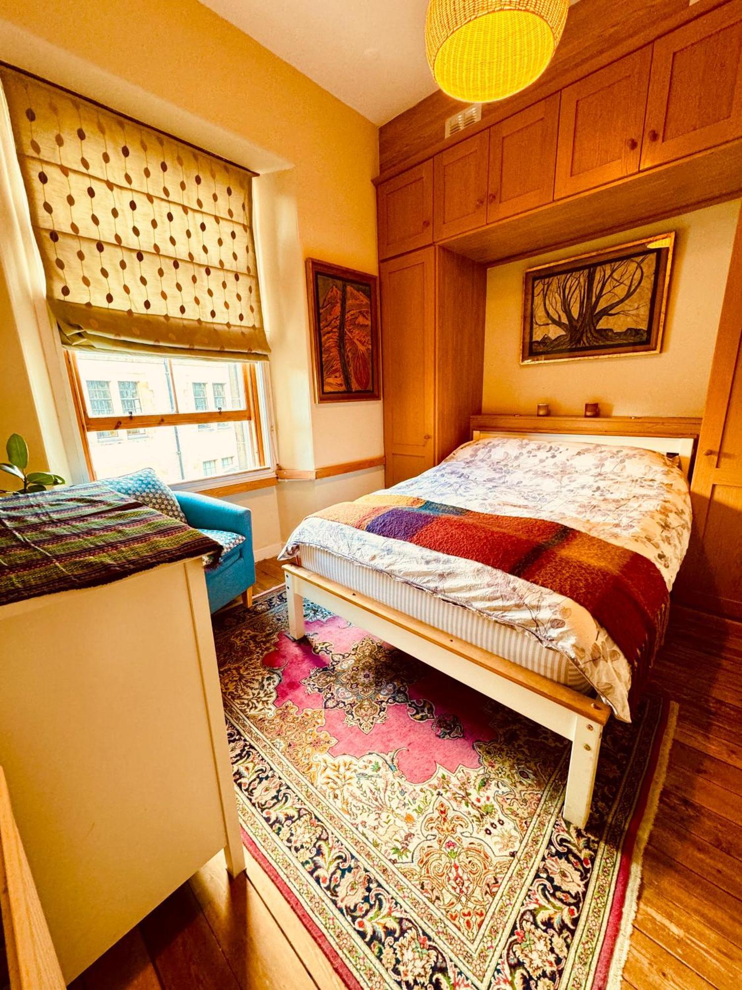 The Prehnite Lounge Apartment Edinburgh
