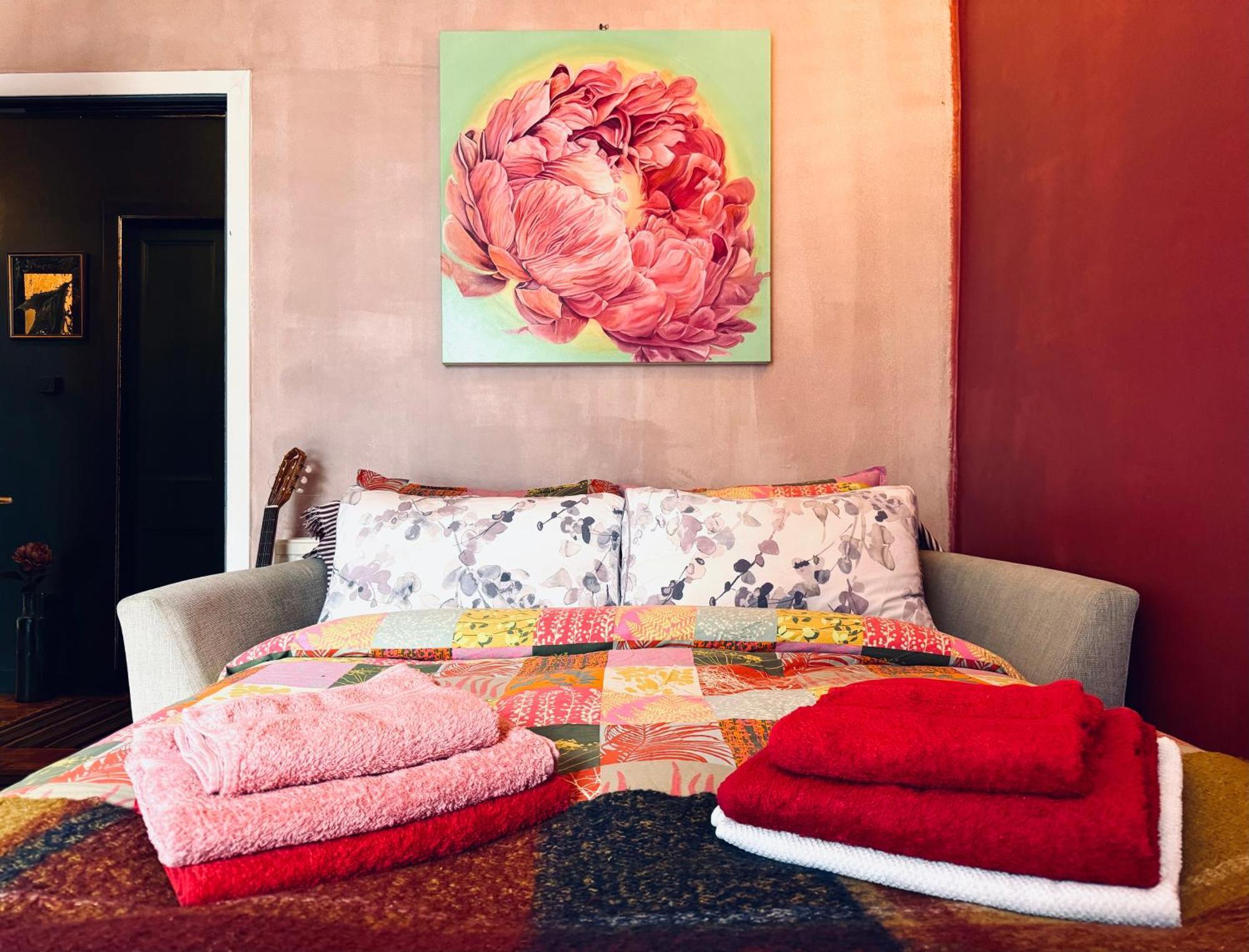 The Prehnite Lounge *