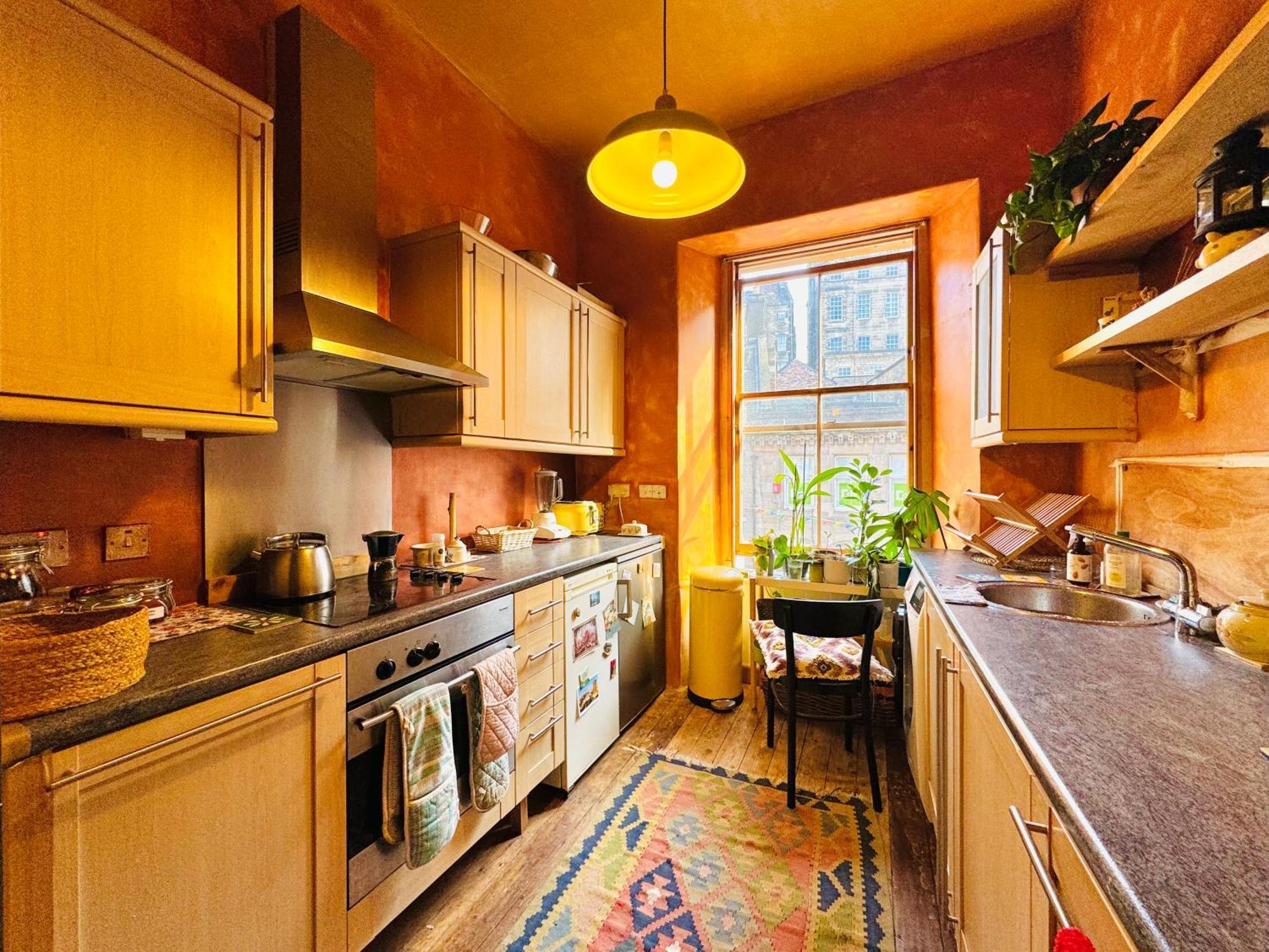 The Prehnite Lounge Apartment Edinburgh