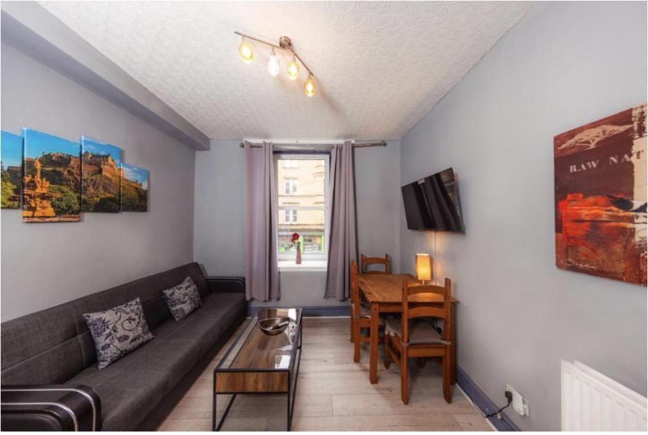 Apartment Warm & Welcoming City Center - Meadows! 2