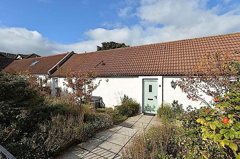 Charming 3 Bed , Private Bookings , Free Street Parking , Fibre Optic Internet , Garden Bed & Breakfast