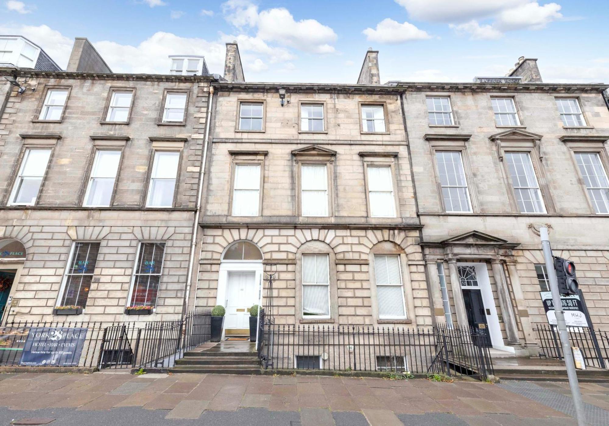 Beautiful 3bed On York Place Apartment Edinburgh